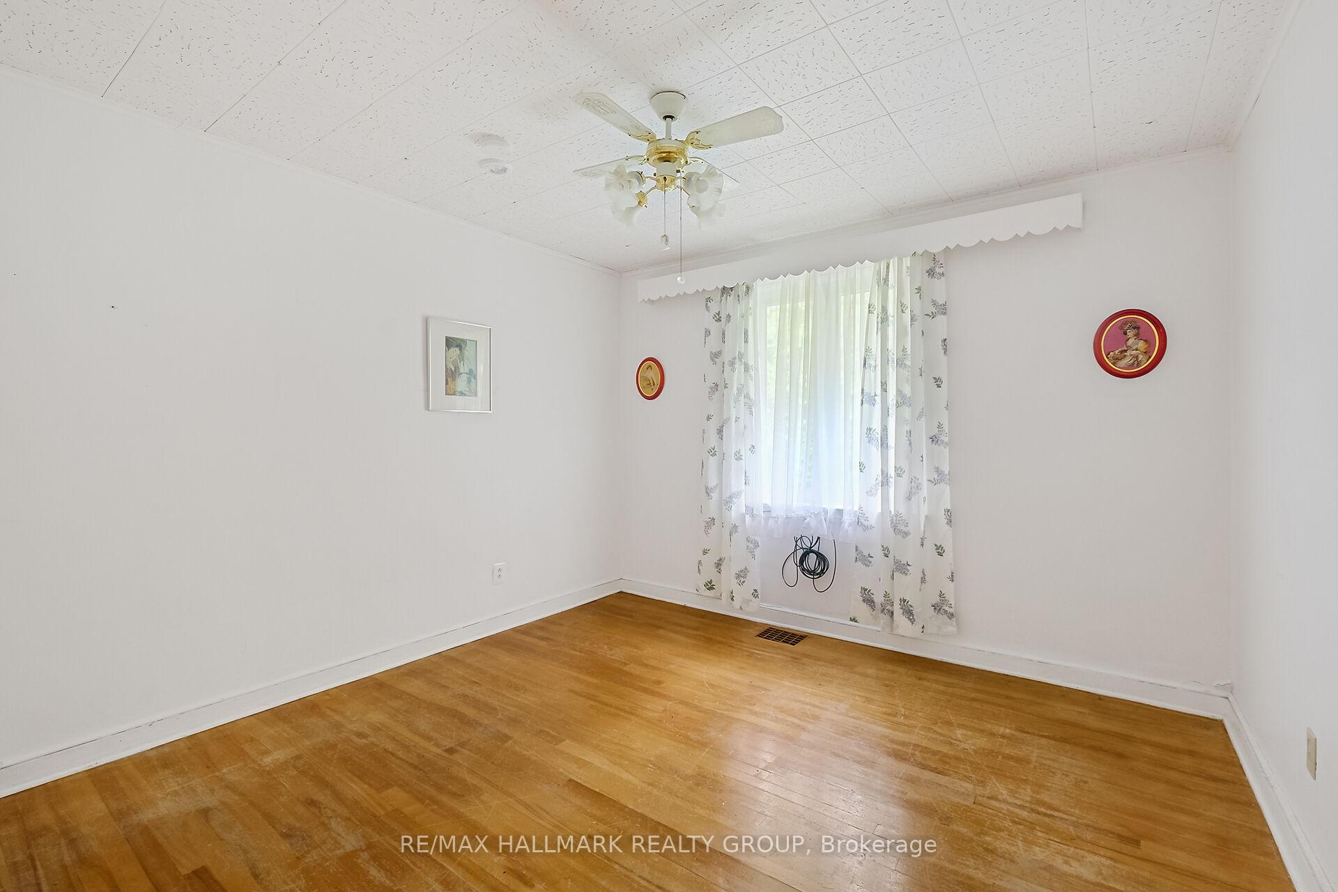 Photo 23 of 151 Fanshaw Avenue, Ottawa, Applewood Acres — HOMEH