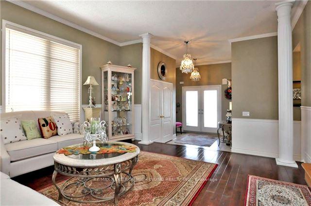 Photo 2 of 81 Spring Farm Road, Aurora, Bayview Northeast — HOMEH