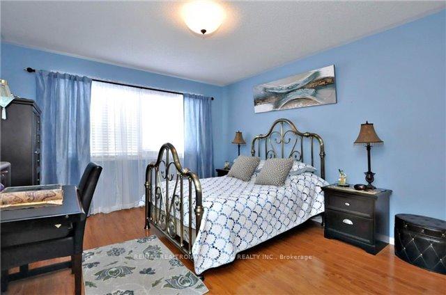 Photo 8 of 81 Spring Farm Road, Aurora, Bayview Northeast — HOMEH
