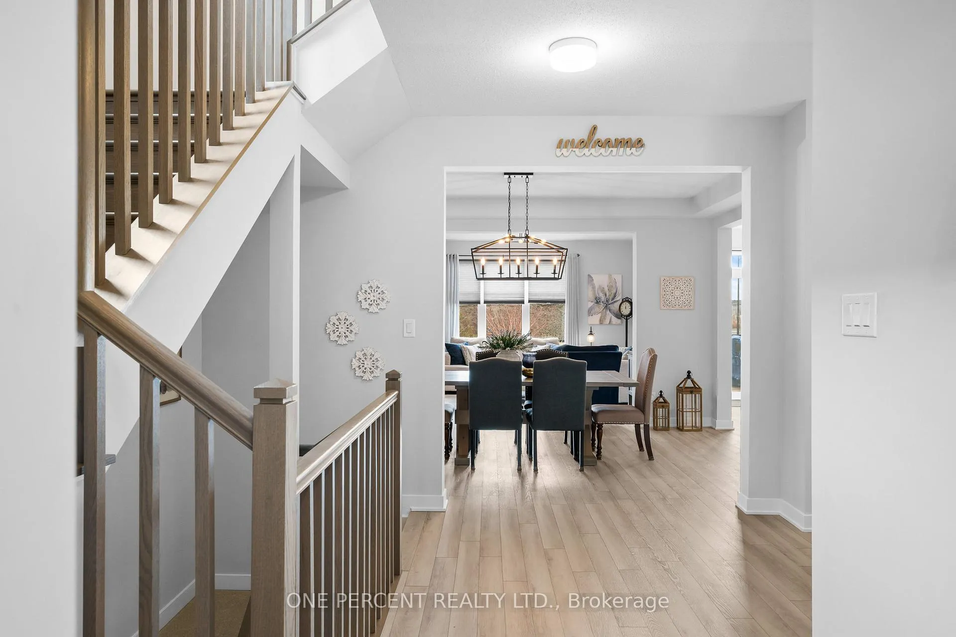Photo 5 of 1002 Showman Street, Ottawa, Goulbourn Twp From Franktown Rd/South To Rideau — HOMEH
