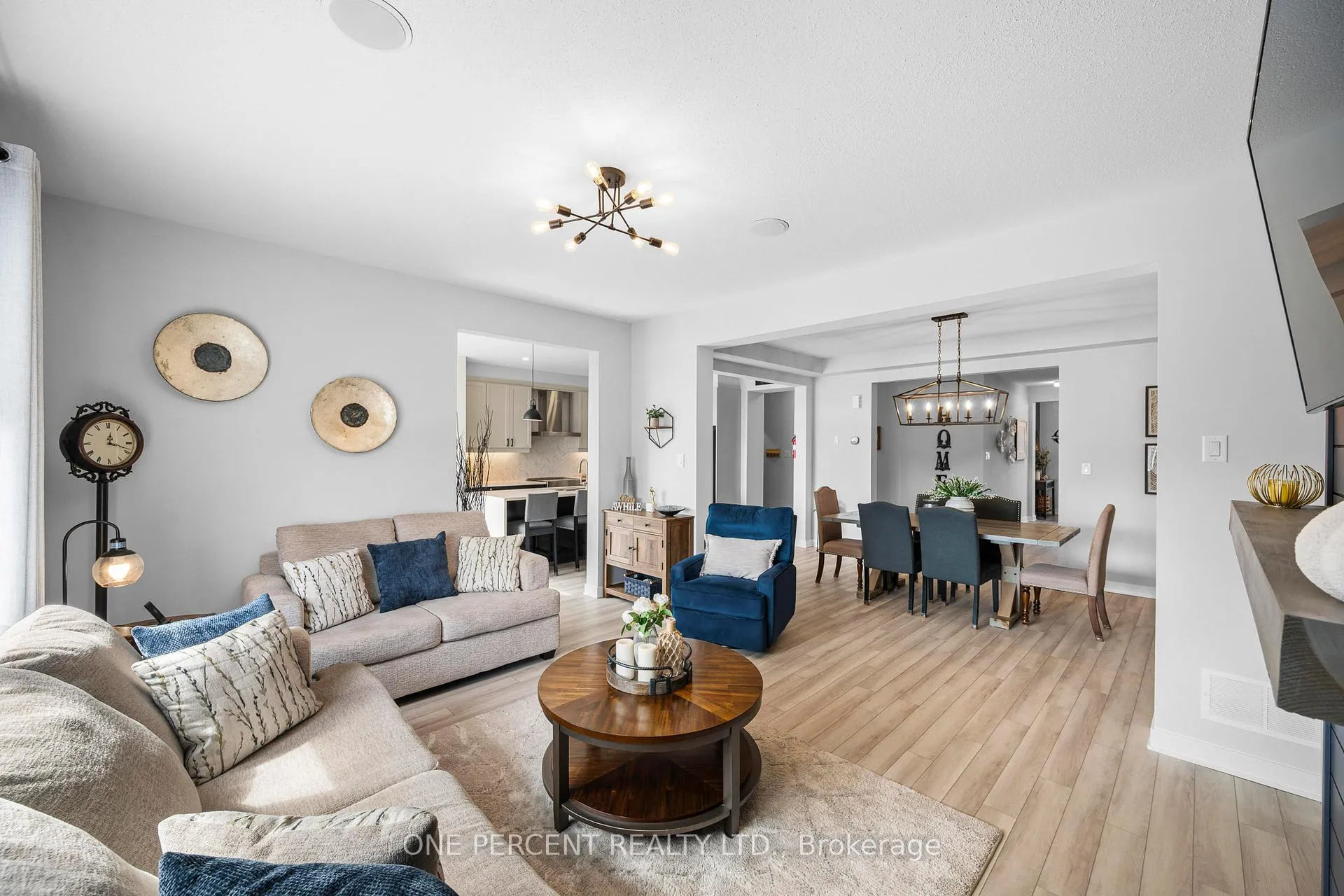 Photo 13 of 1002 Showman Street, Ottawa, Goulbourn Twp From Franktown Rd/South To Rideau — HOMEH