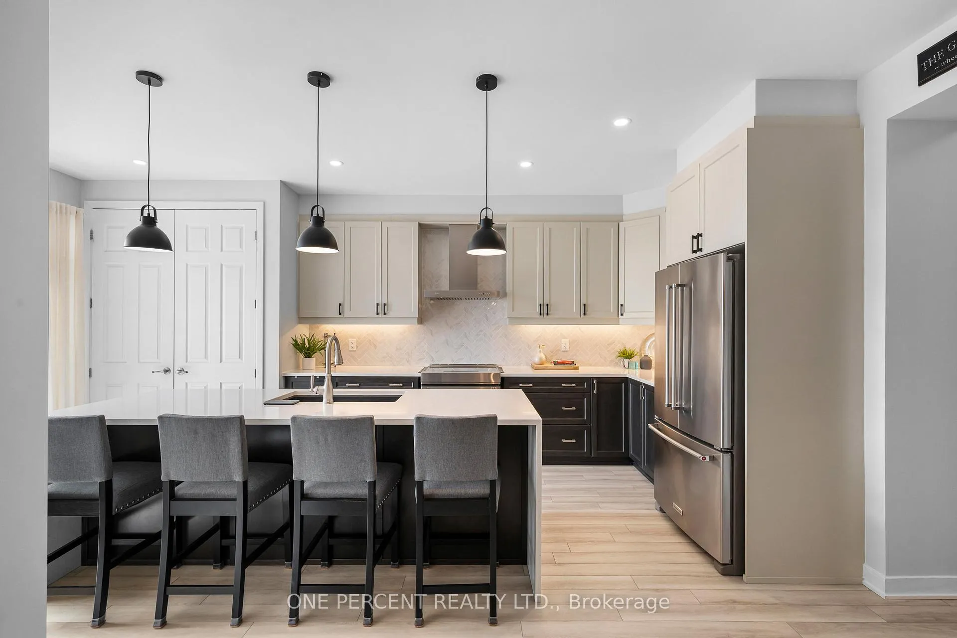 Photo 15 of 1002 Showman Street, Ottawa, Goulbourn Twp From Franktown Rd/South To Rideau — HOMEH