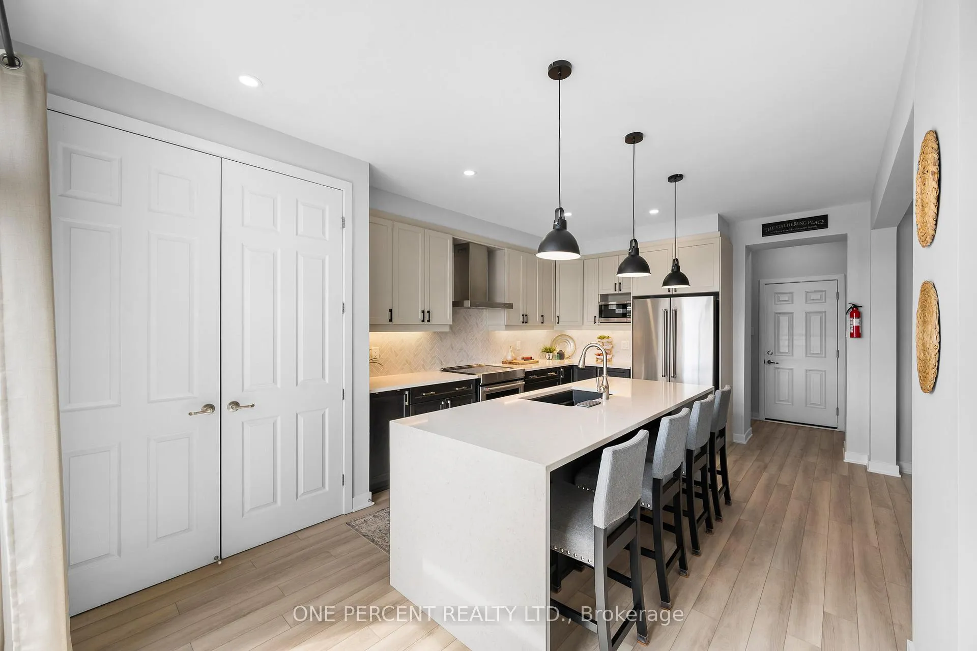 Photo 16 of 1002 Showman Street, Ottawa, Goulbourn Twp From Franktown Rd/South To Rideau — HOMEH
