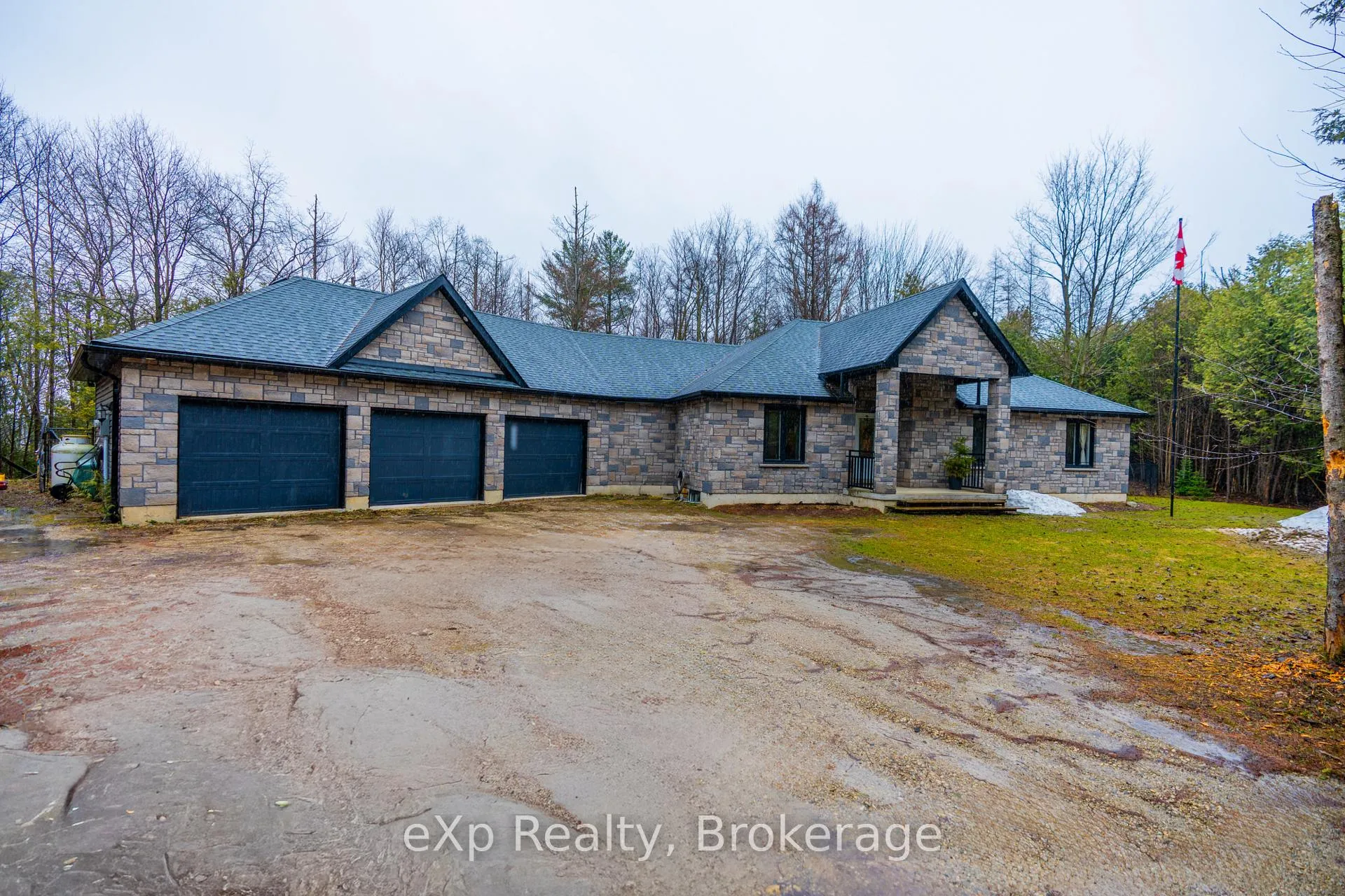 Photo 2 of 90806 Driftwood Beach Road, Howick — HOMEH