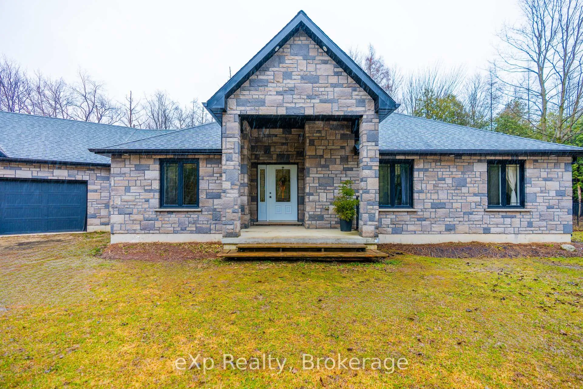 Photo 3 of 90806 Driftwood Beach Road, Howick — HOMEH