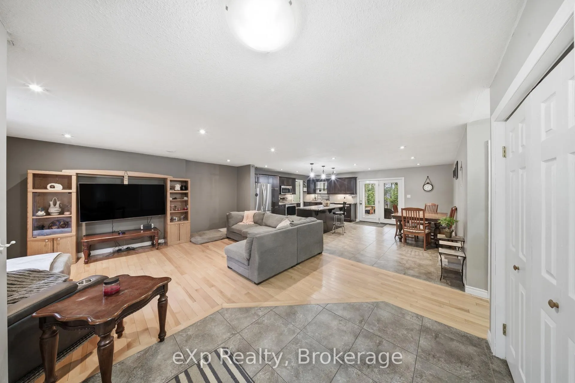 Photo 5 of 90806 Driftwood Beach Road, Howick — HOMEH