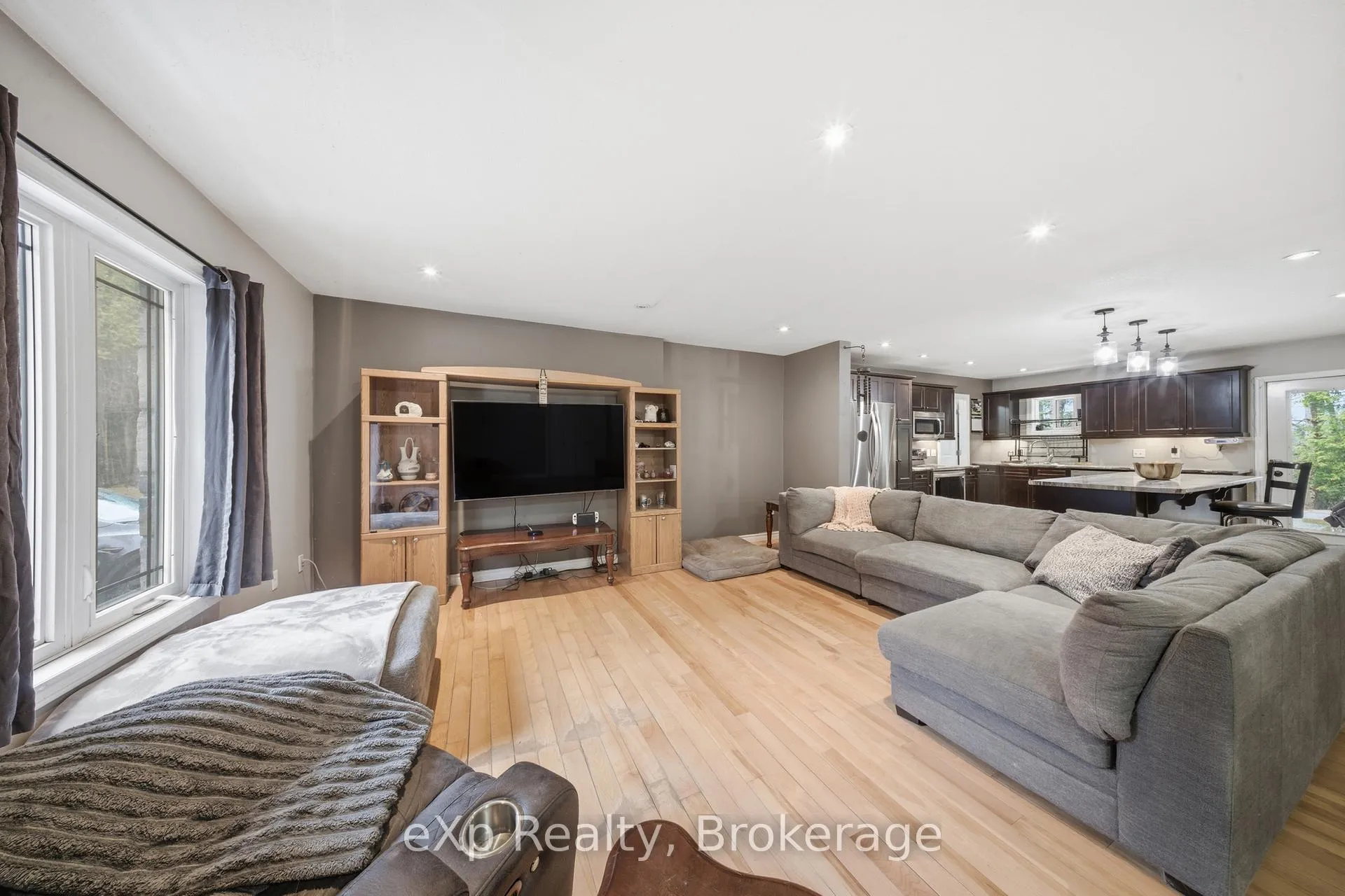 Photo 9 of 90806 Driftwood Beach Road, Howick — HOMEH