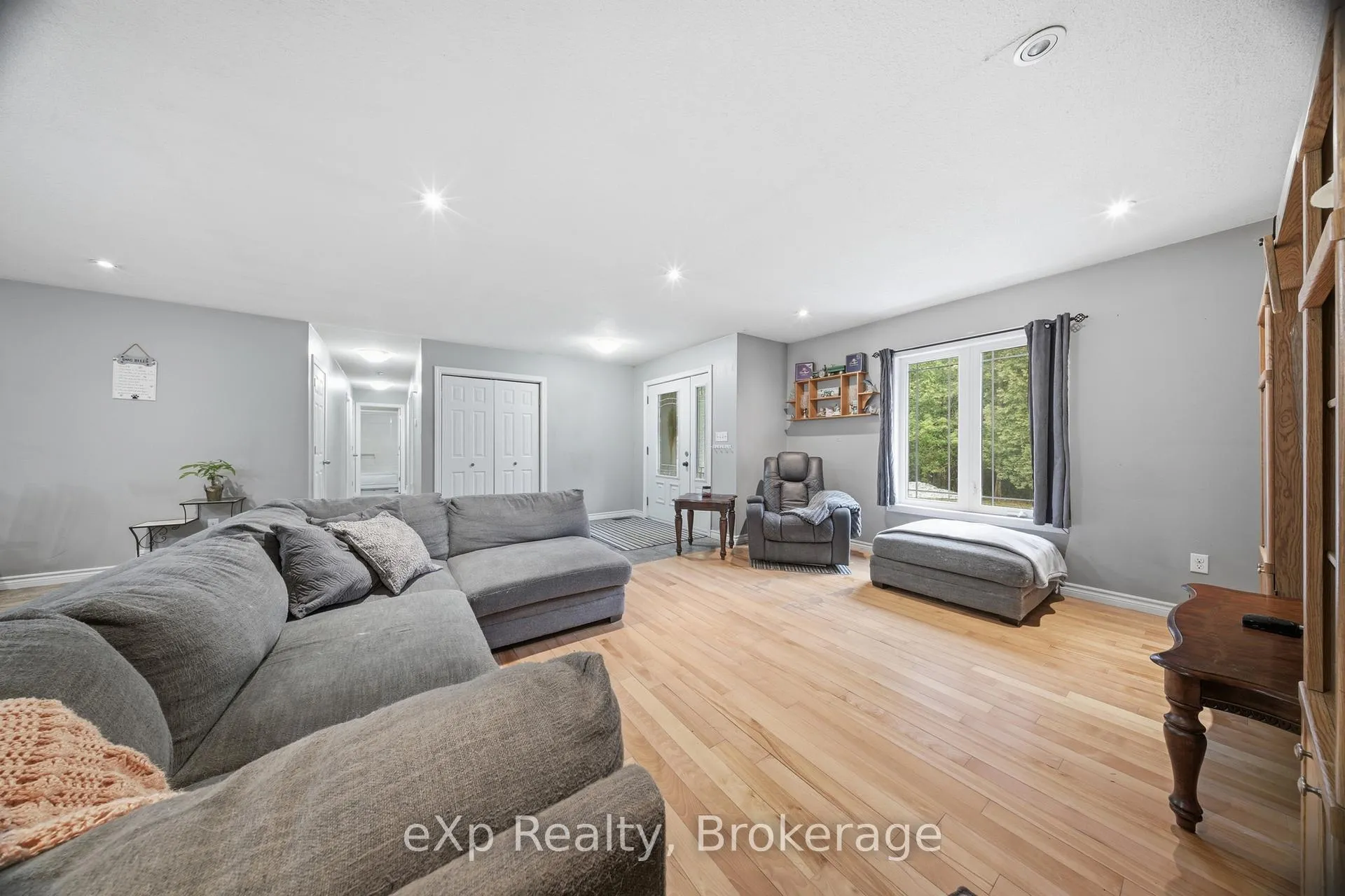 Photo 10 of 90806 Driftwood Beach Road, Howick — HOMEH