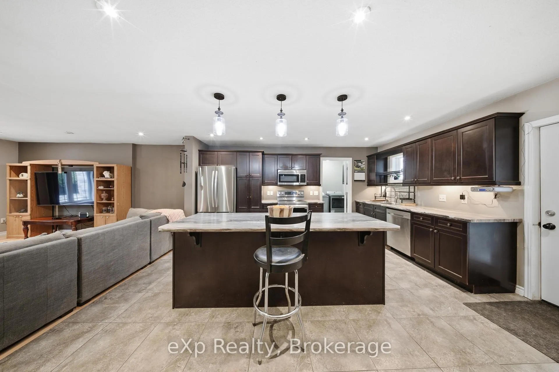 Photo 12 of 90806 Driftwood Beach Road, Howick — HOMEH