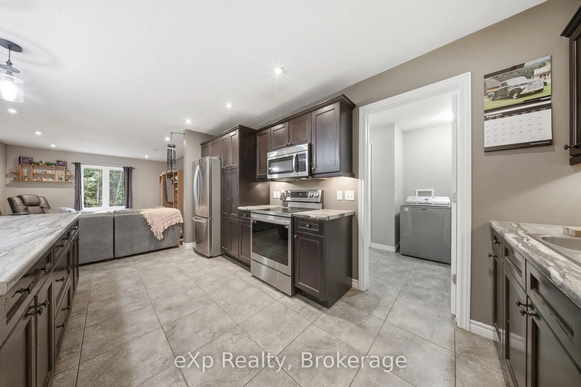 Photo 16 of 90806 Driftwood Beach Road, Howick — HOMEH