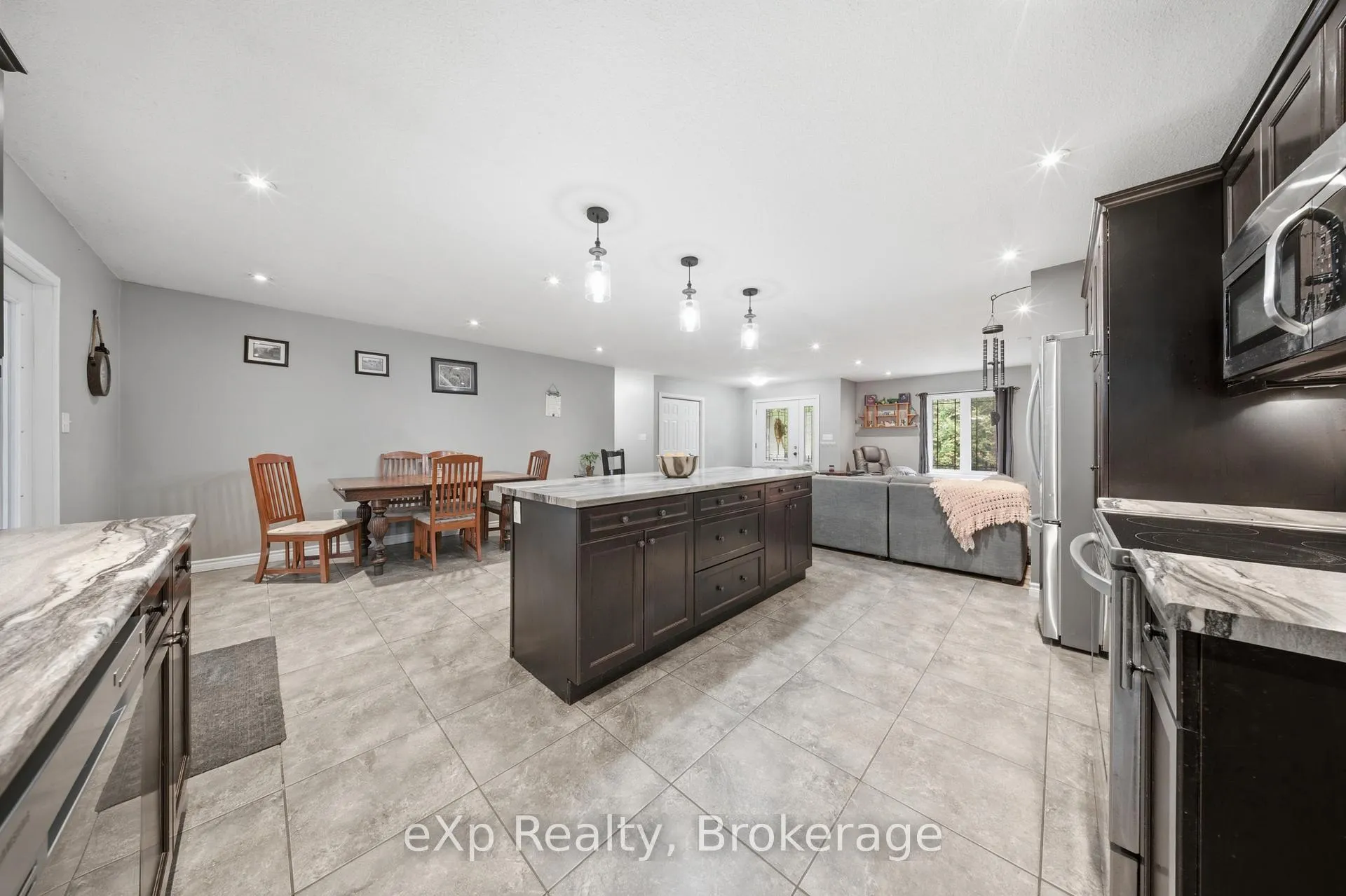 Photo 19 of 90806 Driftwood Beach Road, Howick — HOMEH