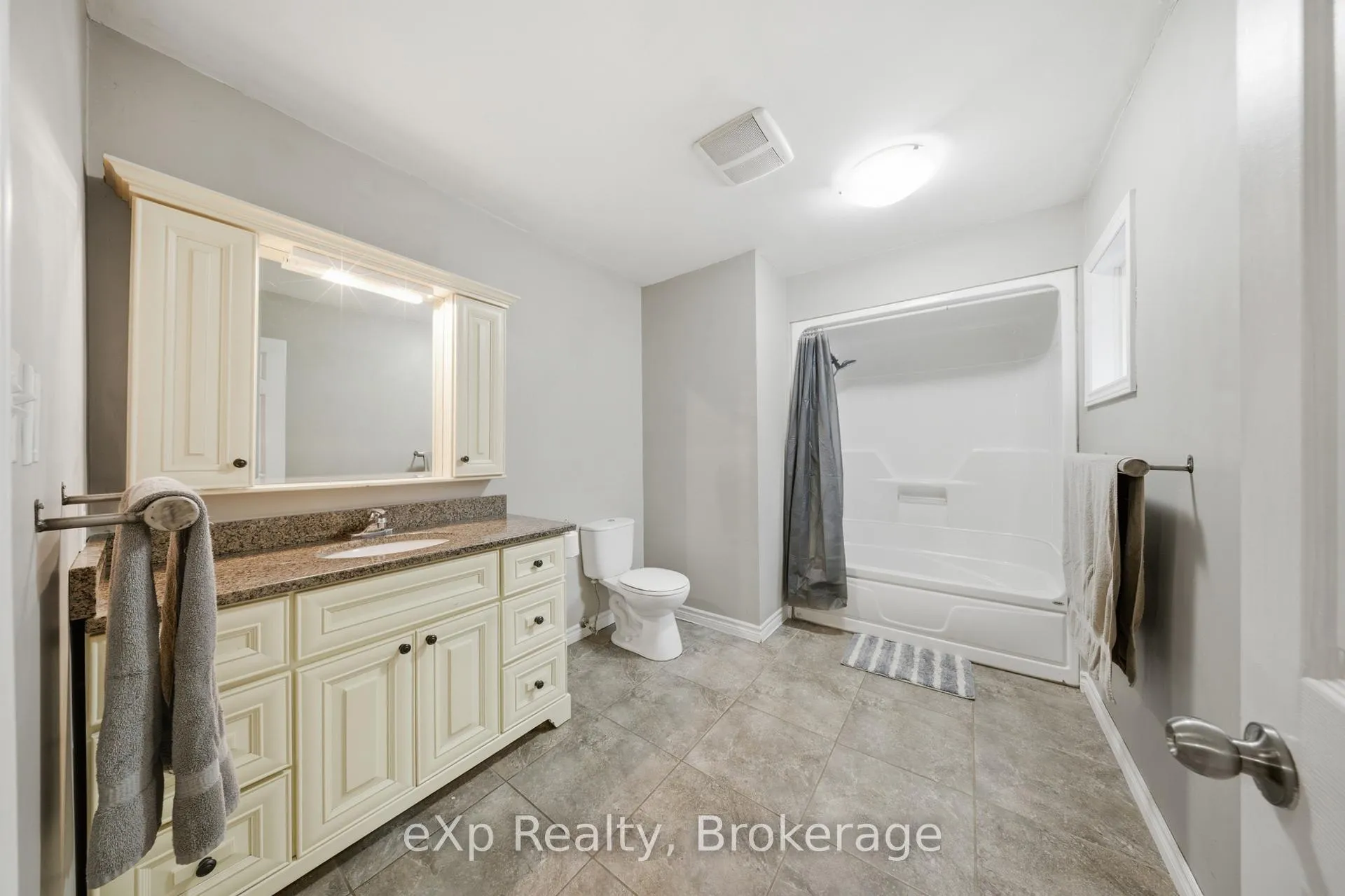 Photo 27 of 90806 Driftwood Beach Road, Howick — HOMEH