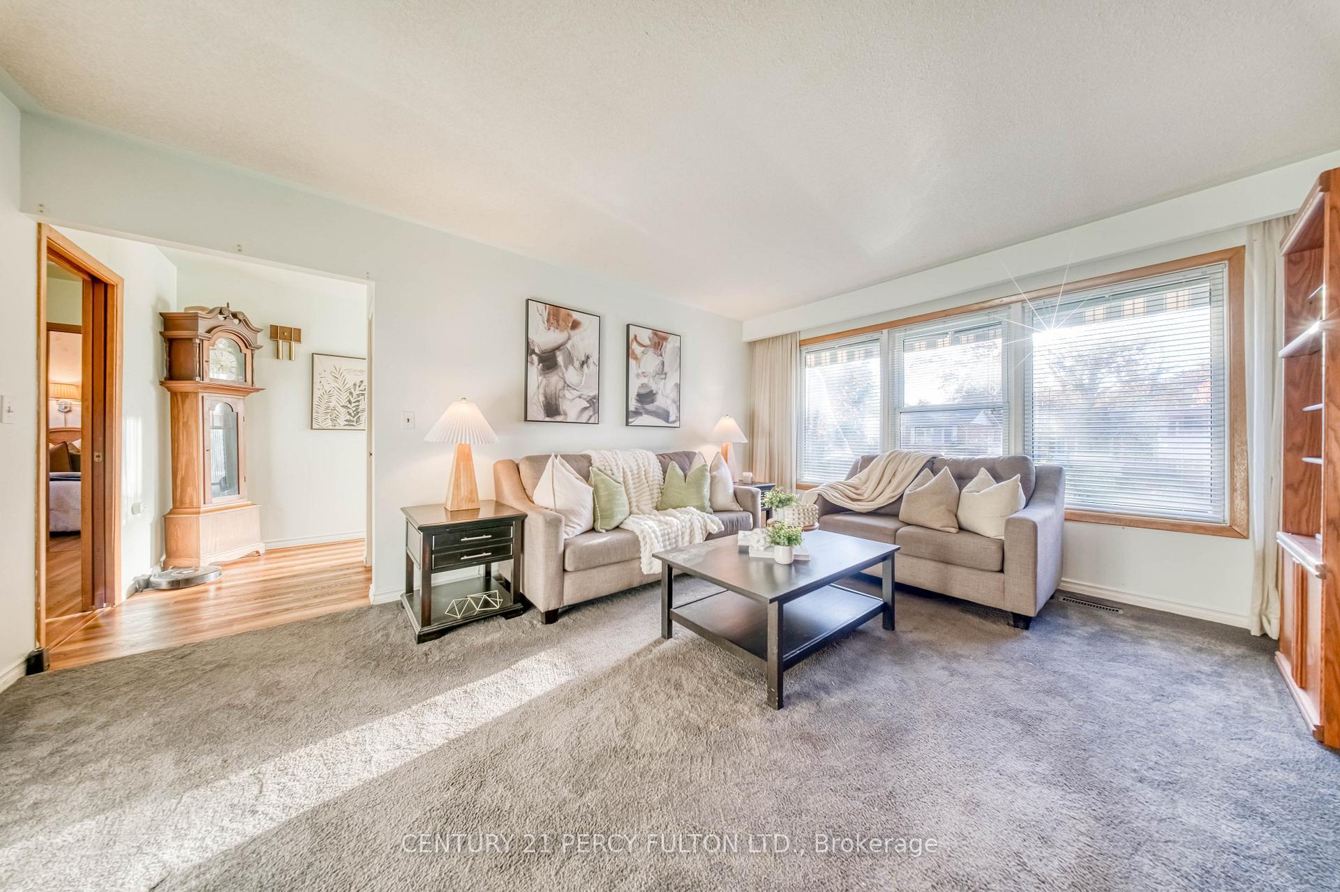Photo 1 of 43 Taylor Road, Ajax, South East — HOMEH
