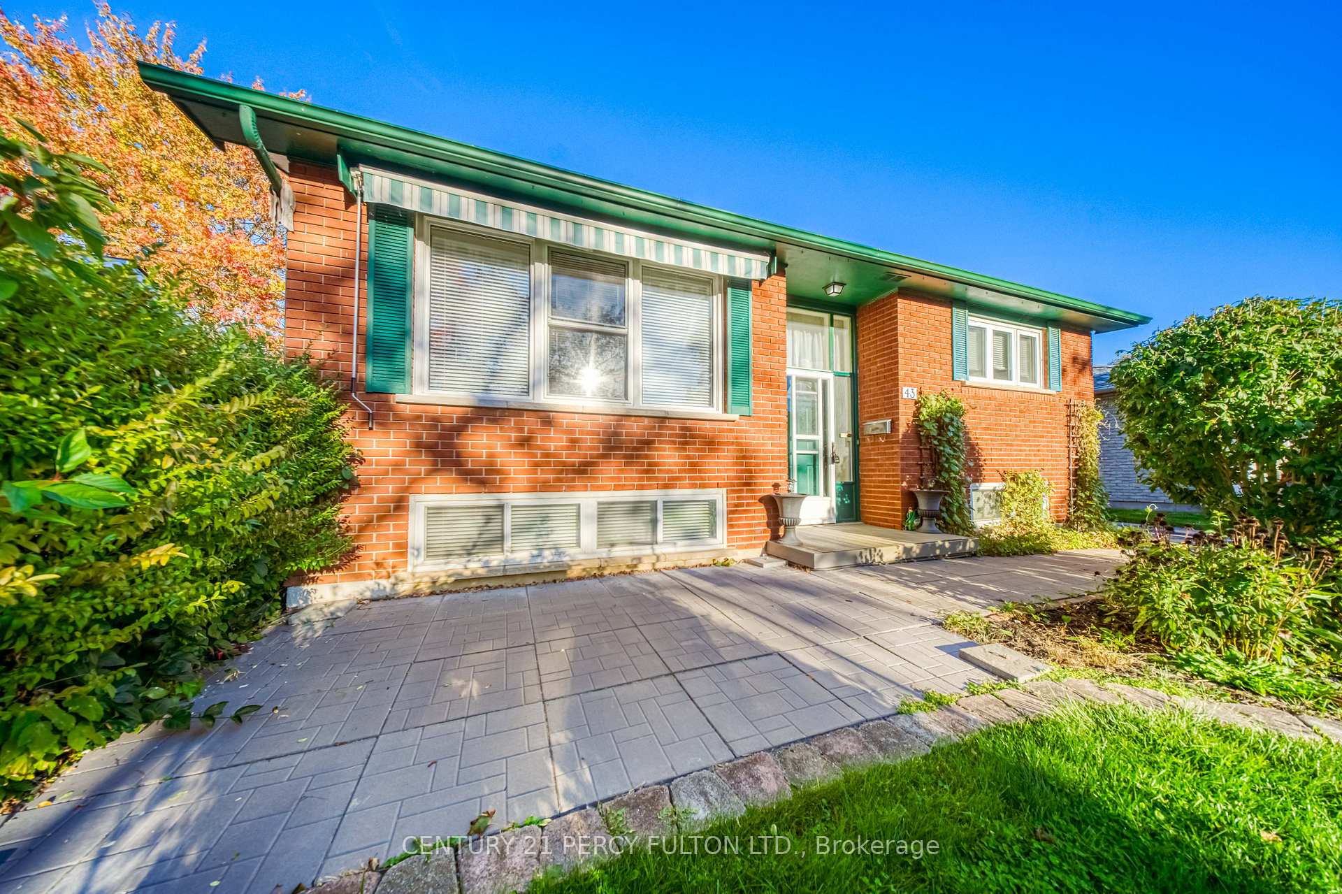 Photo 4 of 43 Taylor Road, Ajax, South East — HOMEH