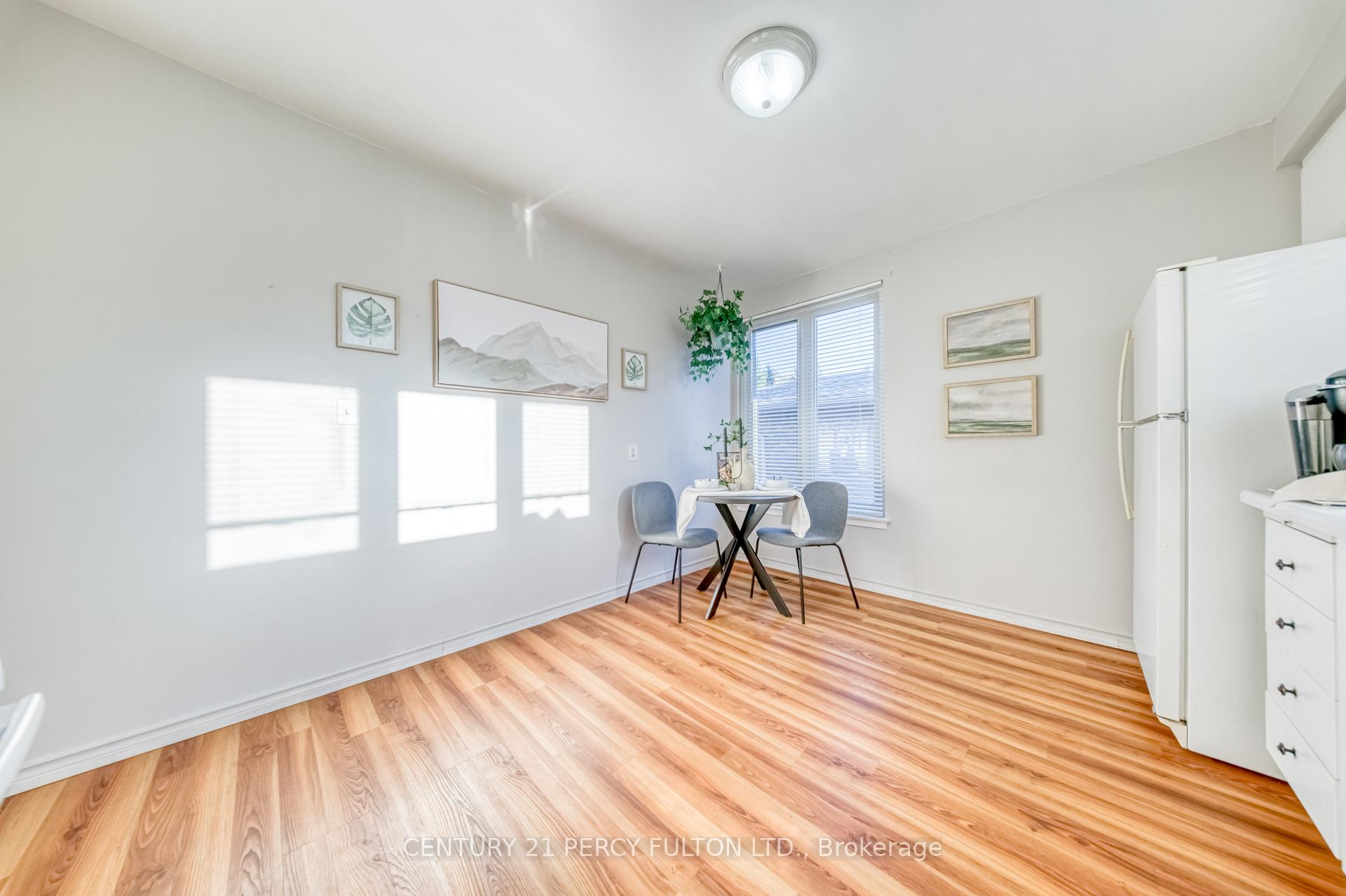 Photo 15 of 43 Taylor Road, Ajax, South East — HOMEH