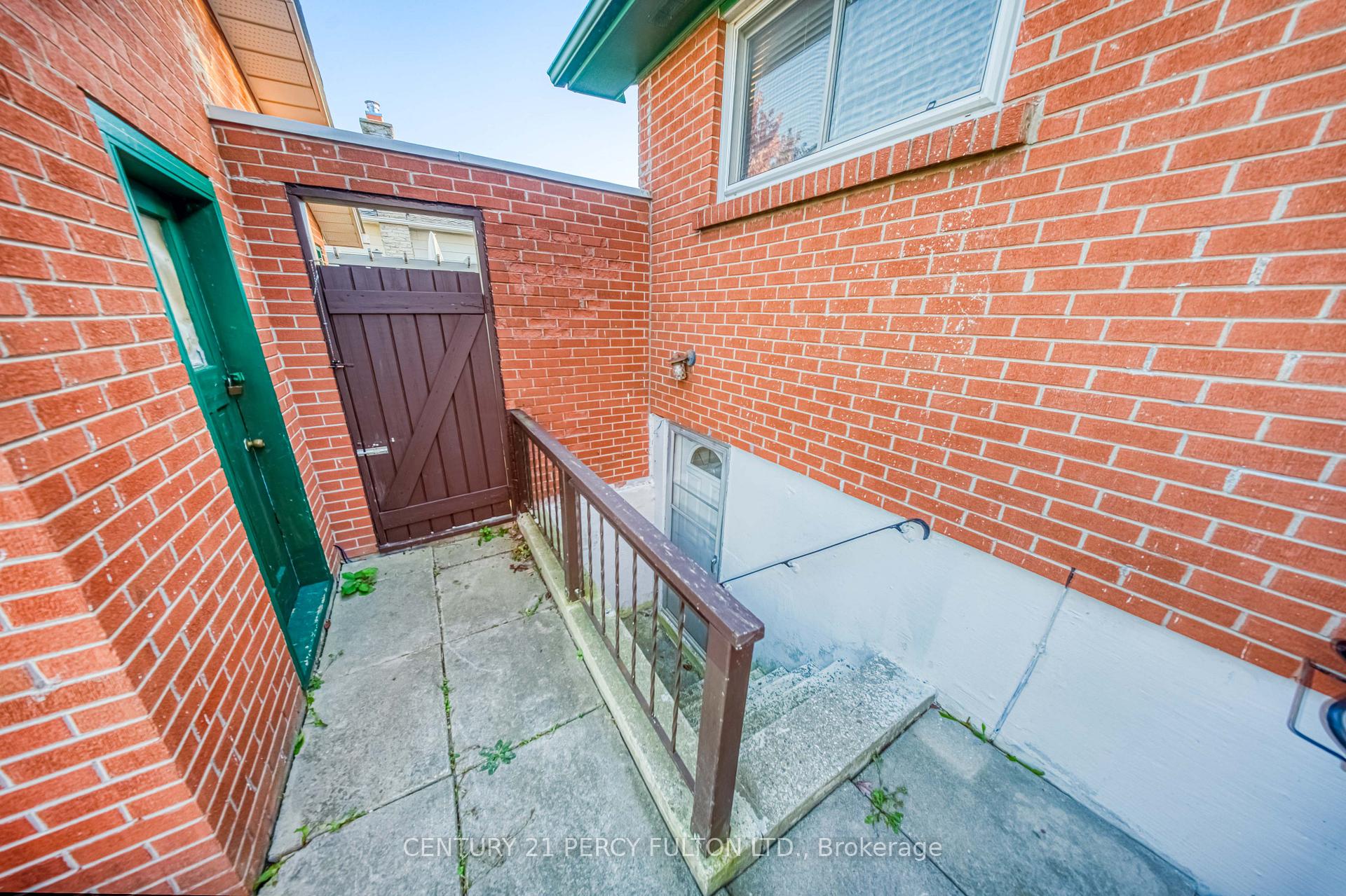 Photo 31 of 43 Taylor Road, Ajax, South East — HOMEH