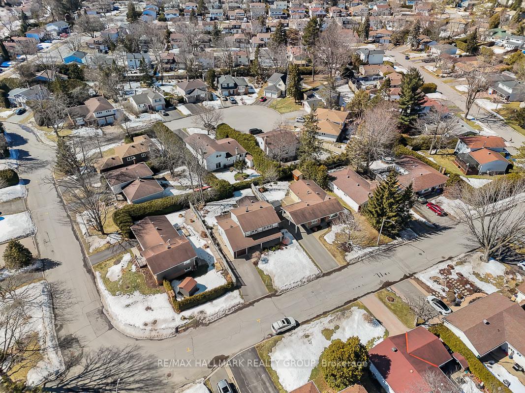 Photo 4 of 11 Wedgewood Crescent, Ottawa, Blackburn Hamlet — HOMEH