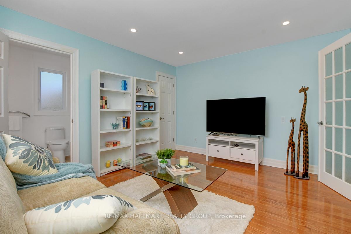 Photo 9 of 11 Wedgewood Crescent, Ottawa, Blackburn Hamlet — HOMEH