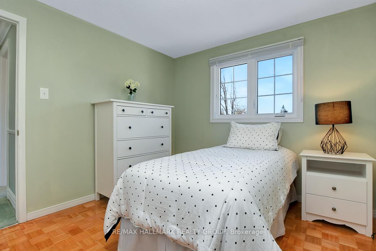 Photo 26 of 11 Wedgewood Crescent, Ottawa, Blackburn Hamlet — HOMEH