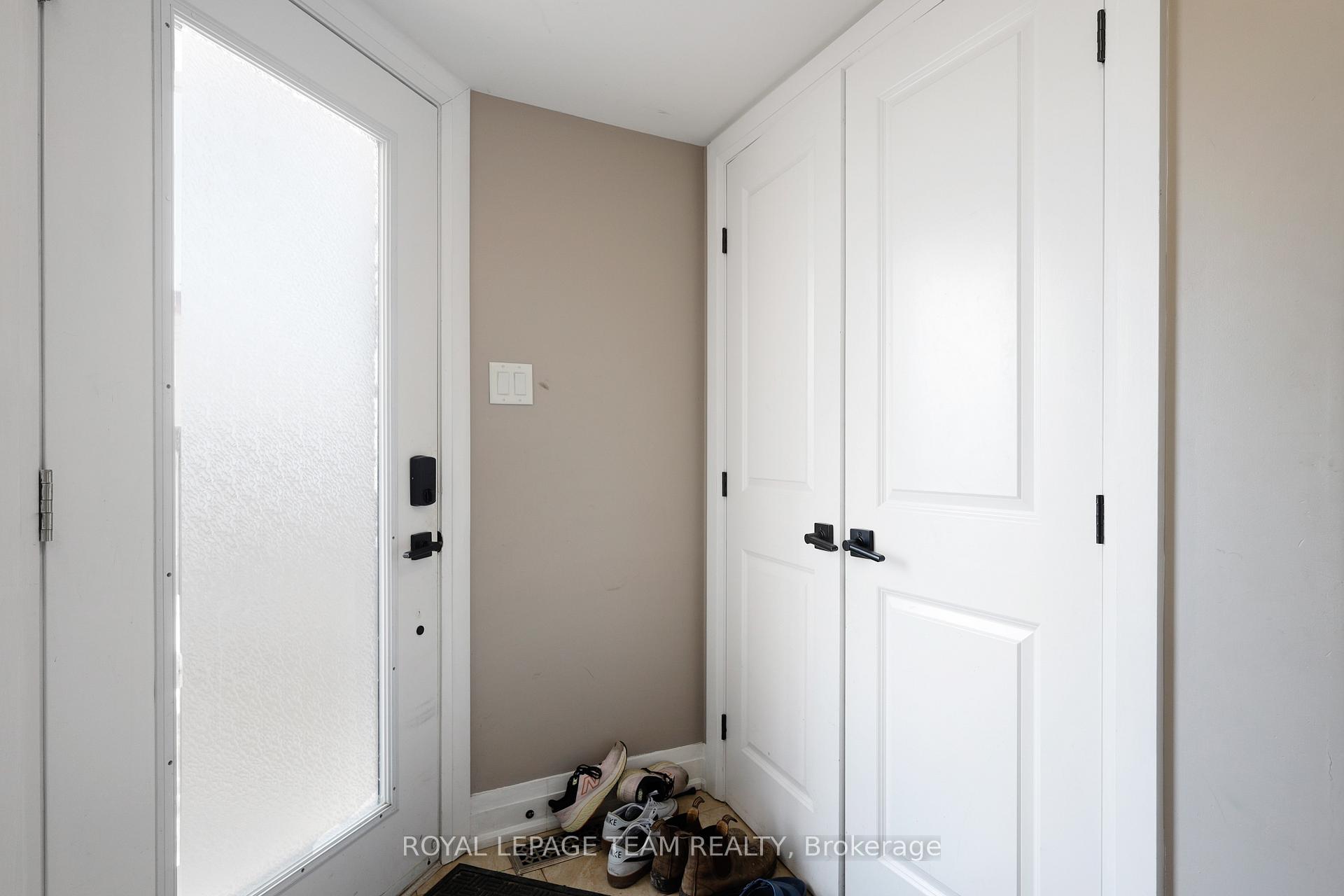Photo 4 of 1129 Rockingham Avenue, Ottawa, Billings Bridge — HOMEH