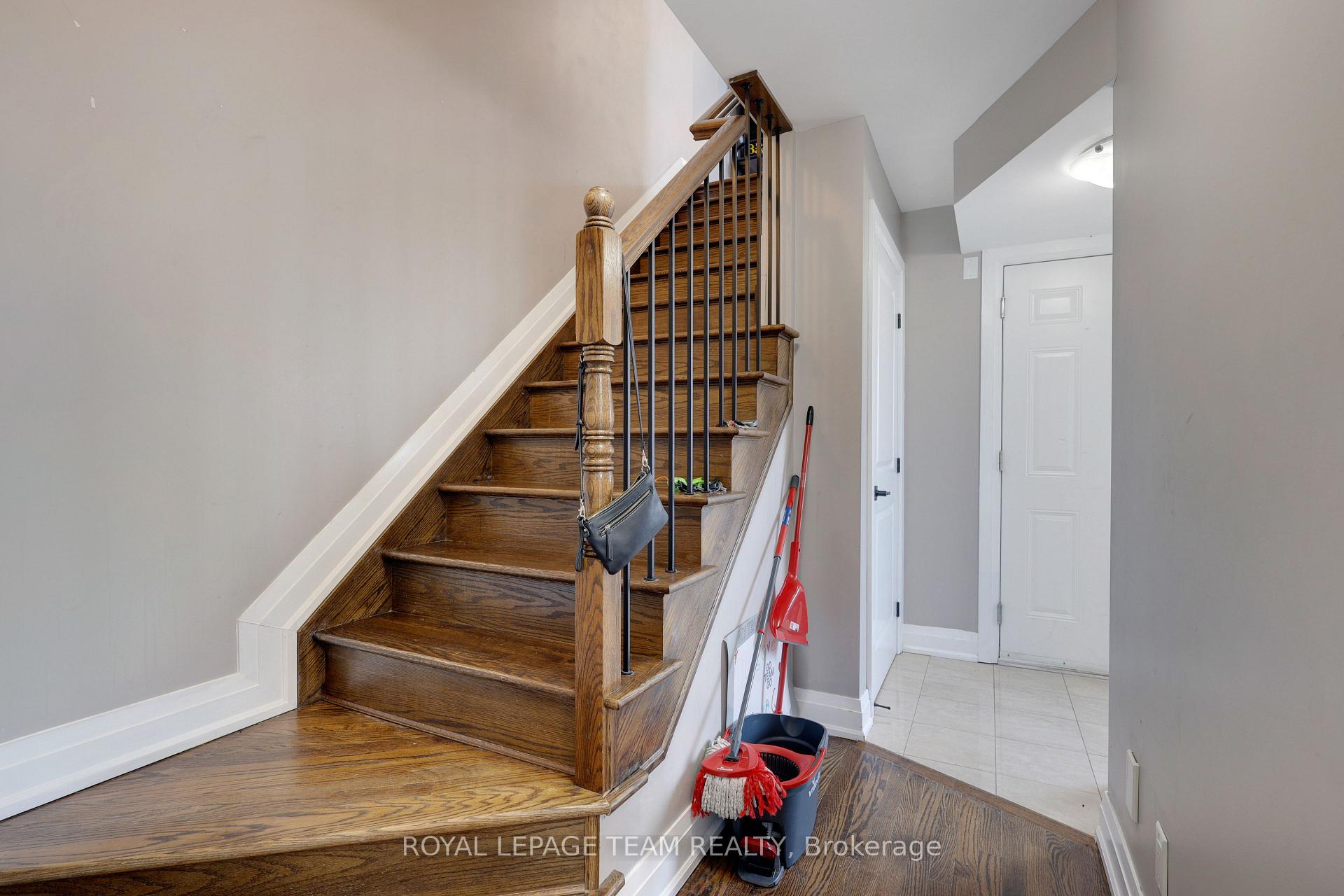 Photo 7 of 1129 Rockingham Avenue, Ottawa, Billings Bridge — HOMEH
