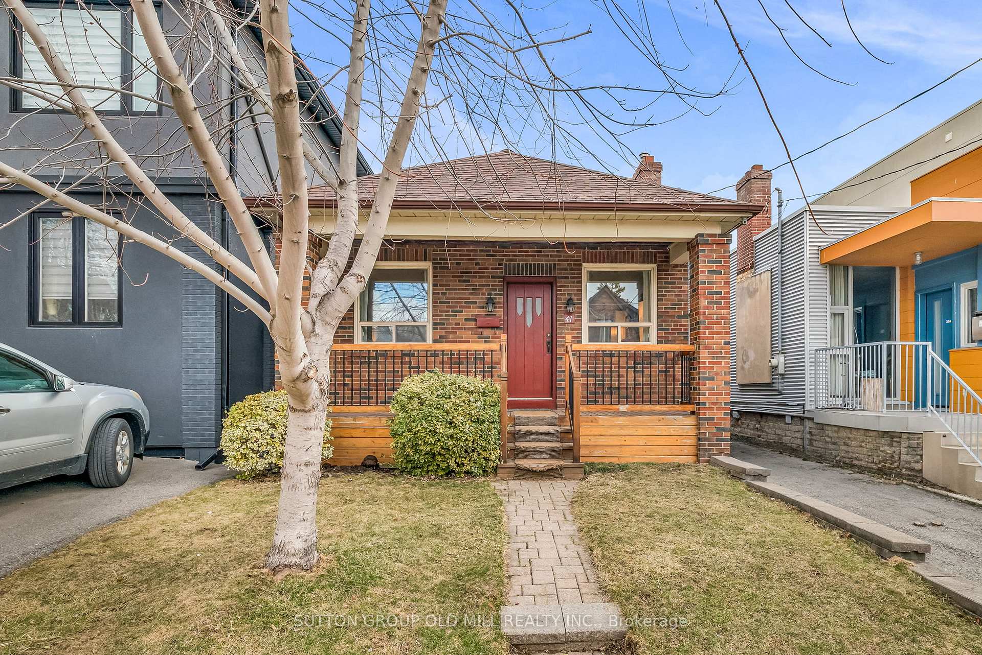 Photo 2 of 41 Fourth Street, Etobicoke, New Toronto — HOMEH