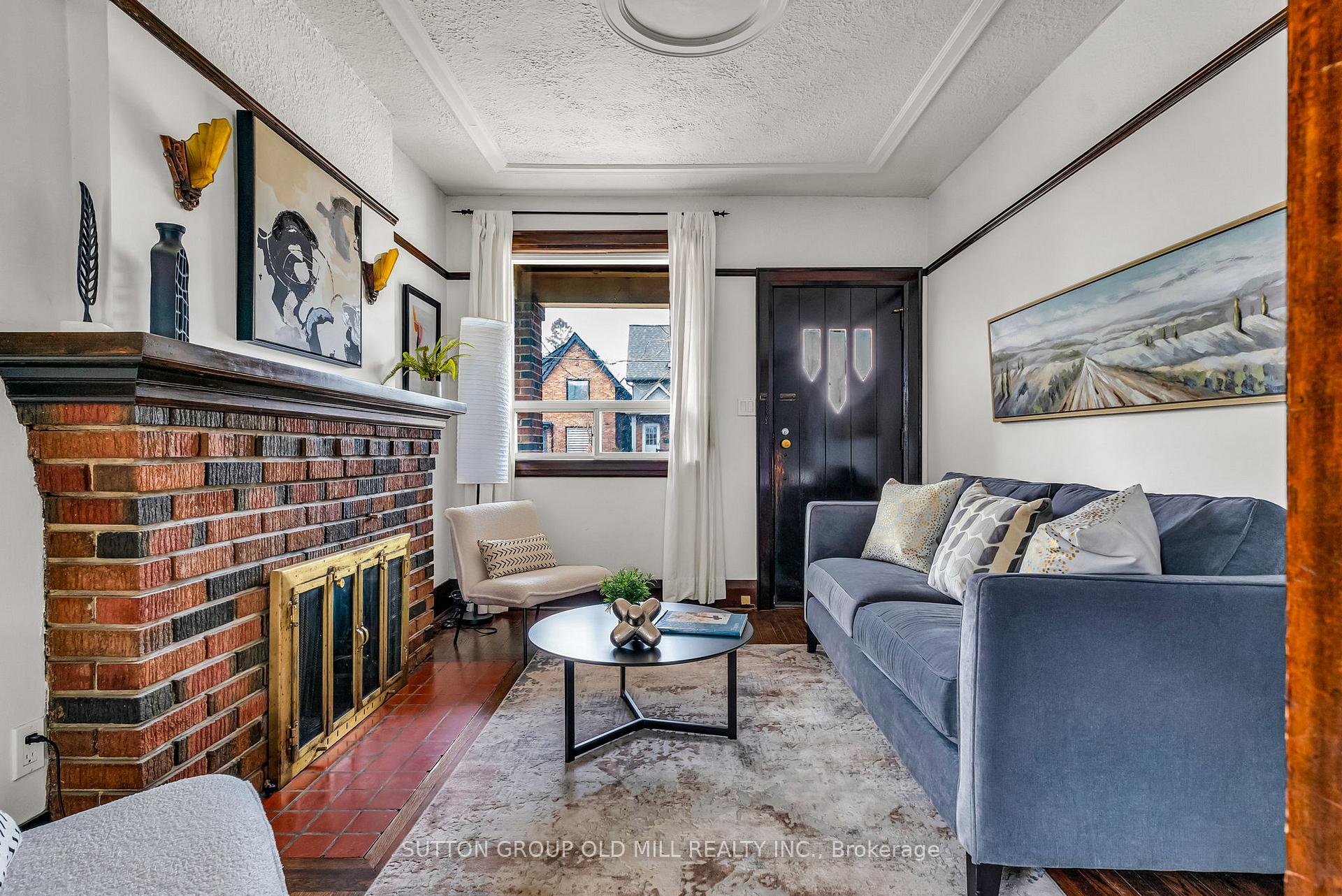 Photo 5 of 41 Fourth Street, Etobicoke, New Toronto — HOMEH