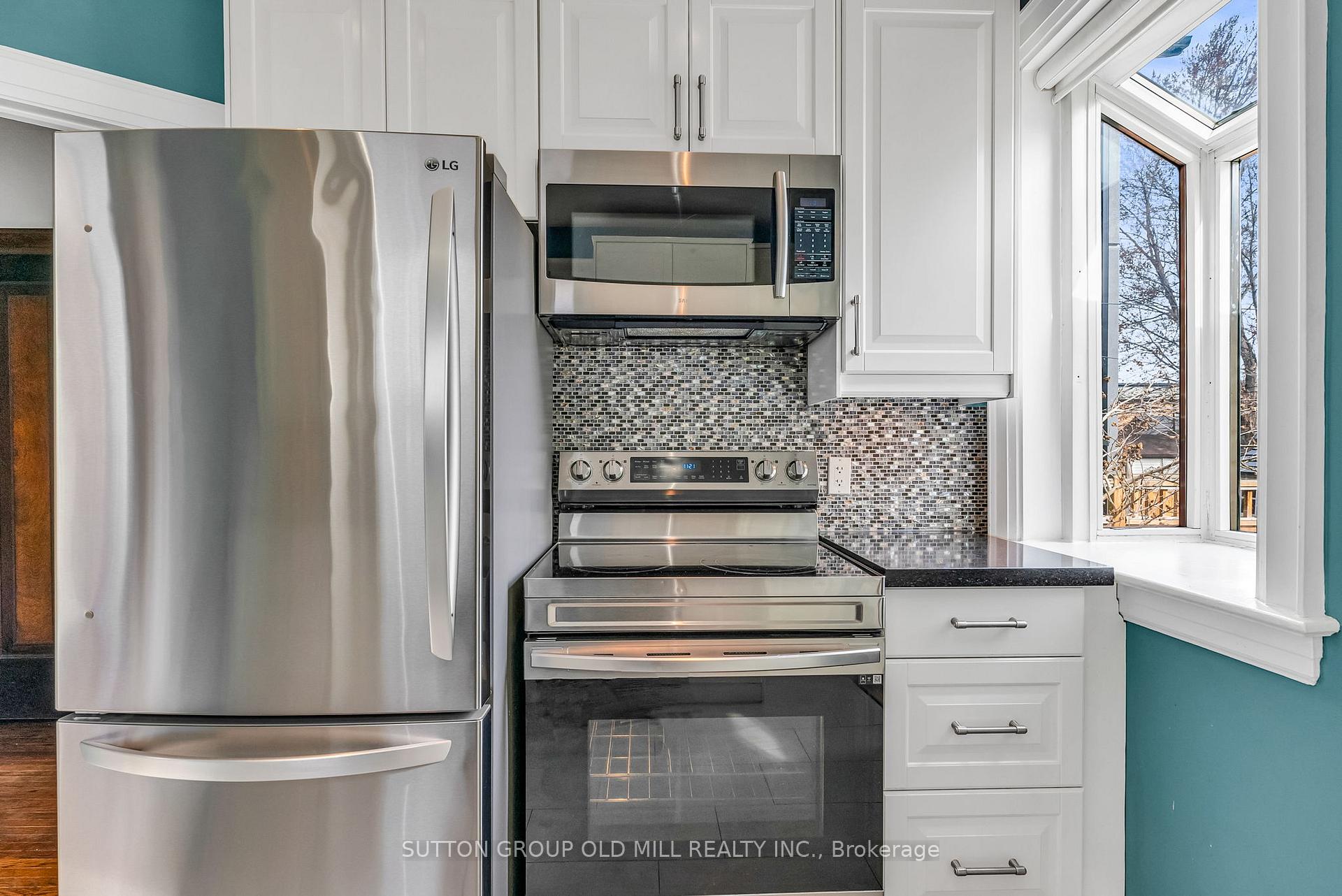 Photo 12 of 41 Fourth Street, Etobicoke, New Toronto — HOMEH