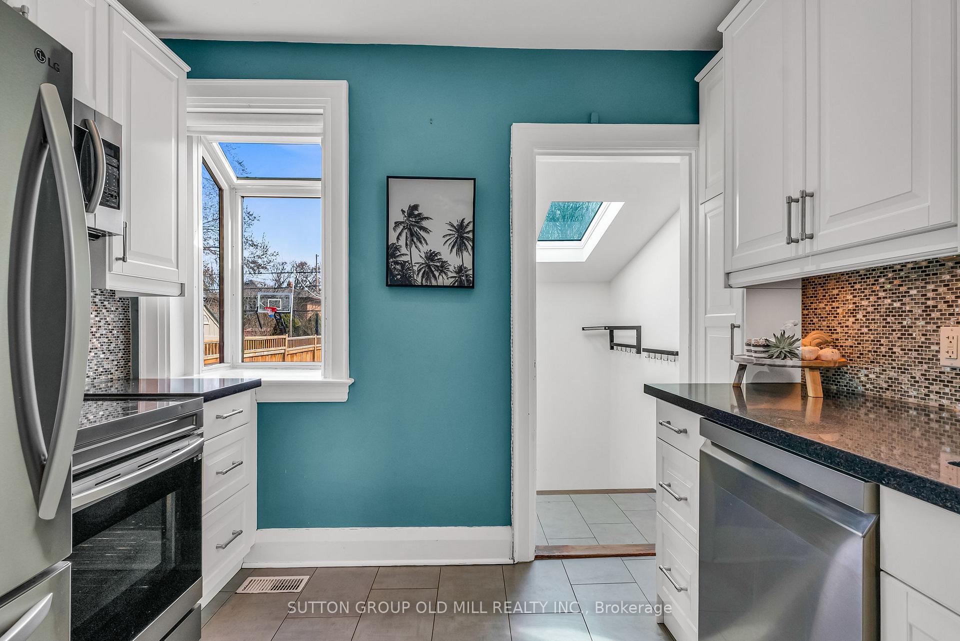 Photo 13 of 41 Fourth Street, Etobicoke, New Toronto — HOMEH