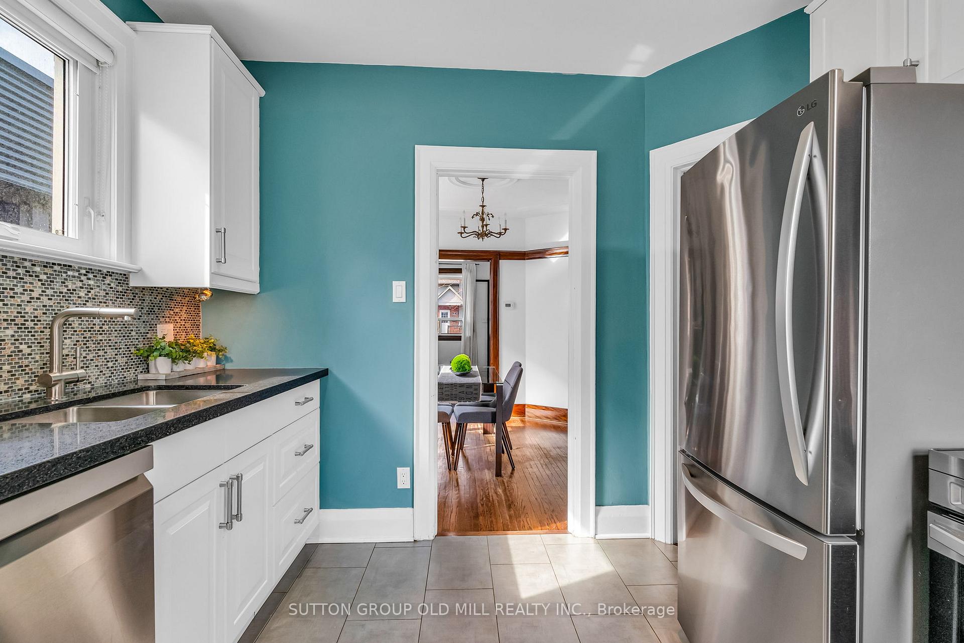 Photo 14 of 41 Fourth Street, Etobicoke, New Toronto — HOMEH