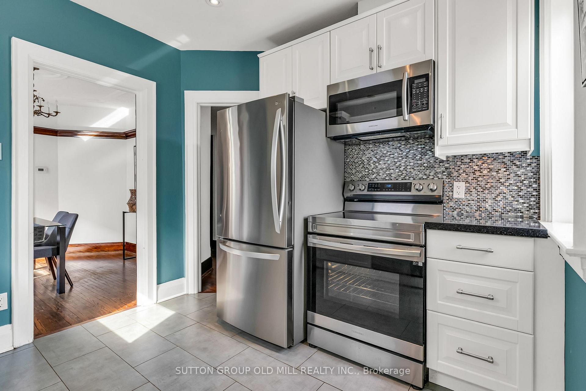 Photo 15 of 41 Fourth Street, Etobicoke, New Toronto — HOMEH