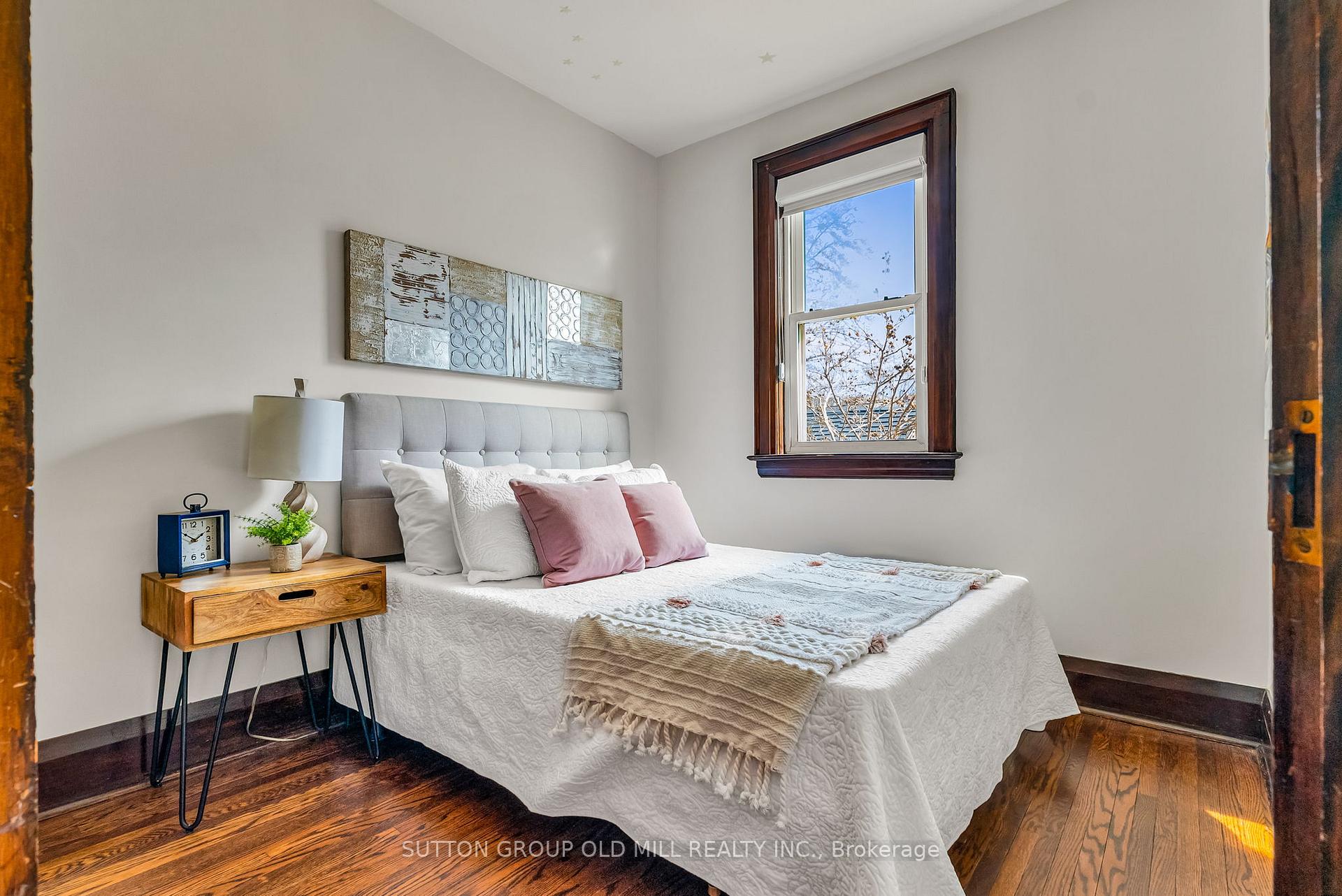 Photo 16 of 41 Fourth Street, Etobicoke, New Toronto — HOMEH