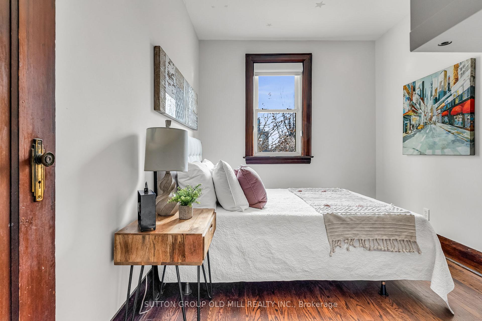 Photo 18 of 41 Fourth Street, Etobicoke, New Toronto — HOMEH