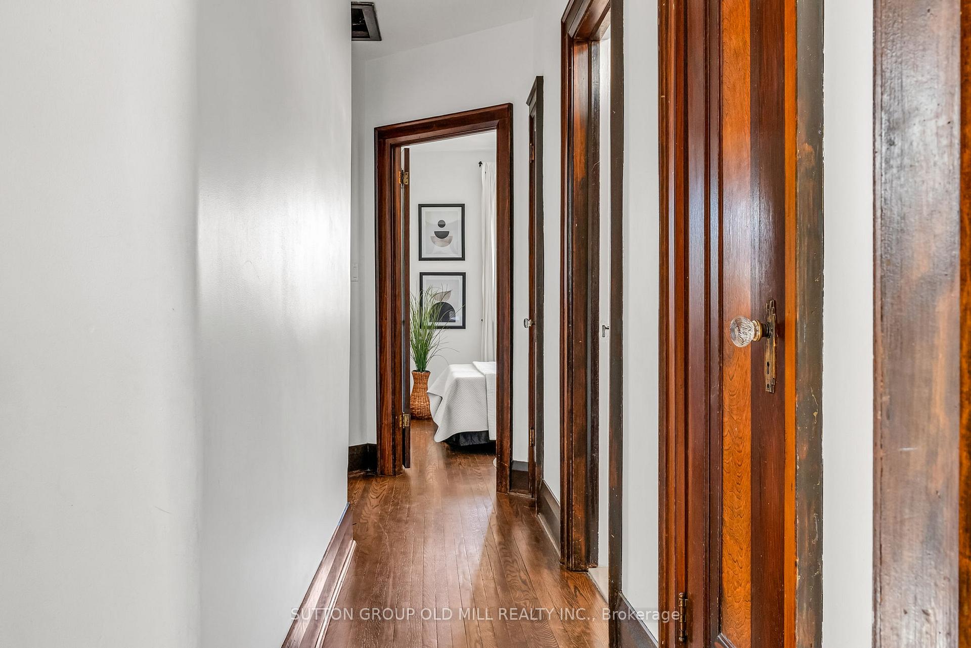 Photo 19 of 41 Fourth Street, Etobicoke, New Toronto — HOMEH