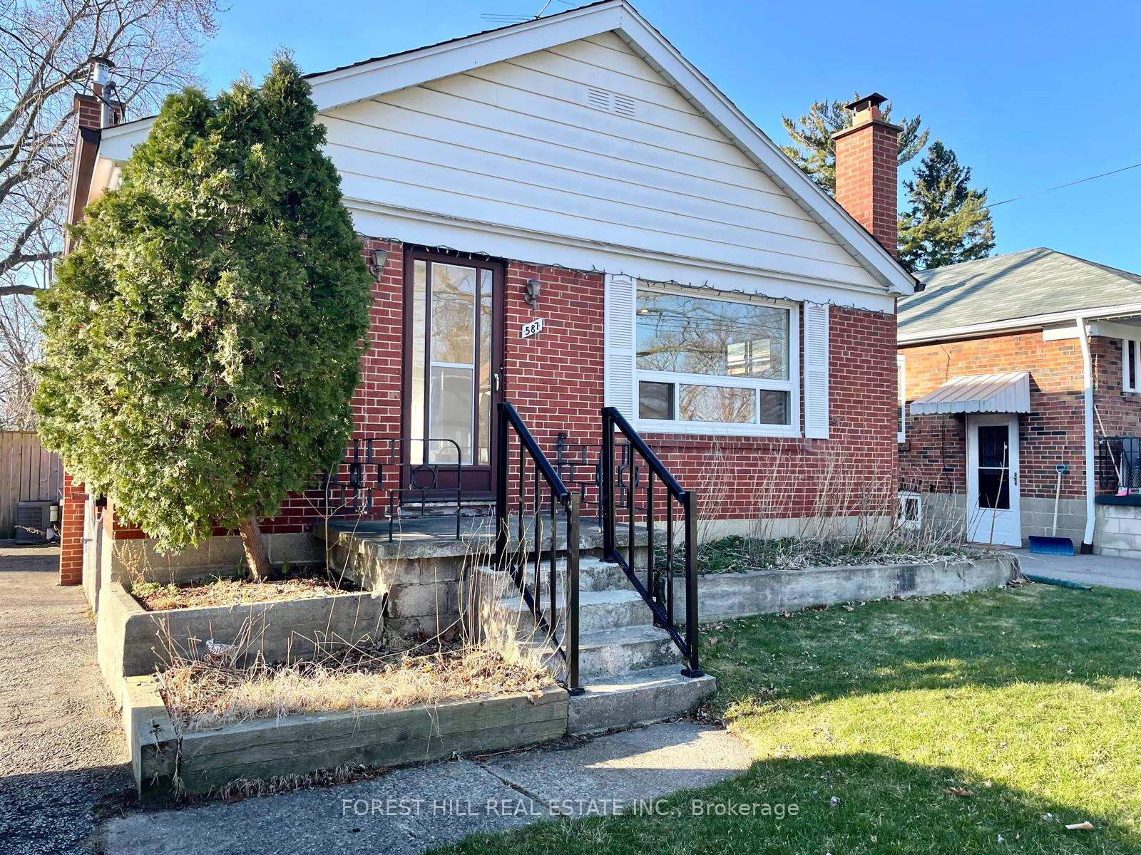 Photo 2 of 587 Horner Avenue, Etobicoke, Alderwood — HOMEH