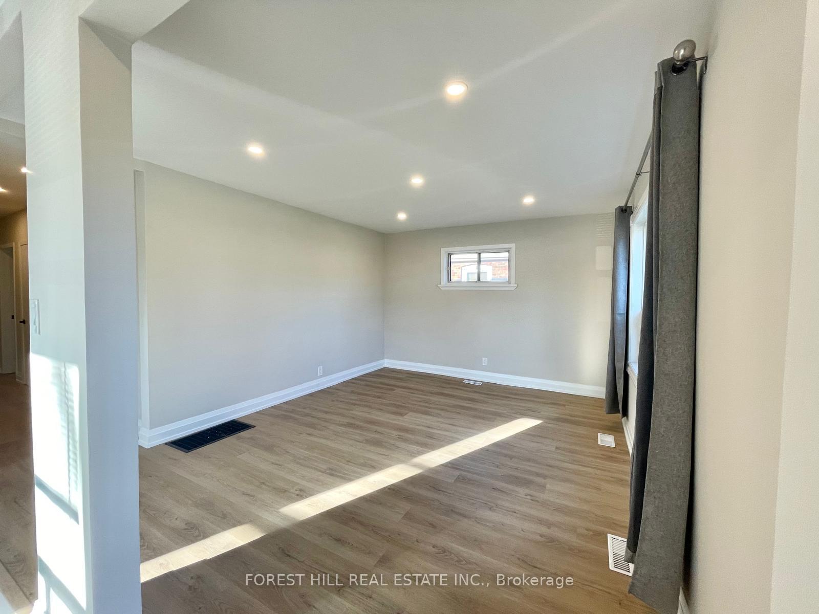Photo 5 of 587 Horner Avenue, Etobicoke, Alderwood — HOMEH