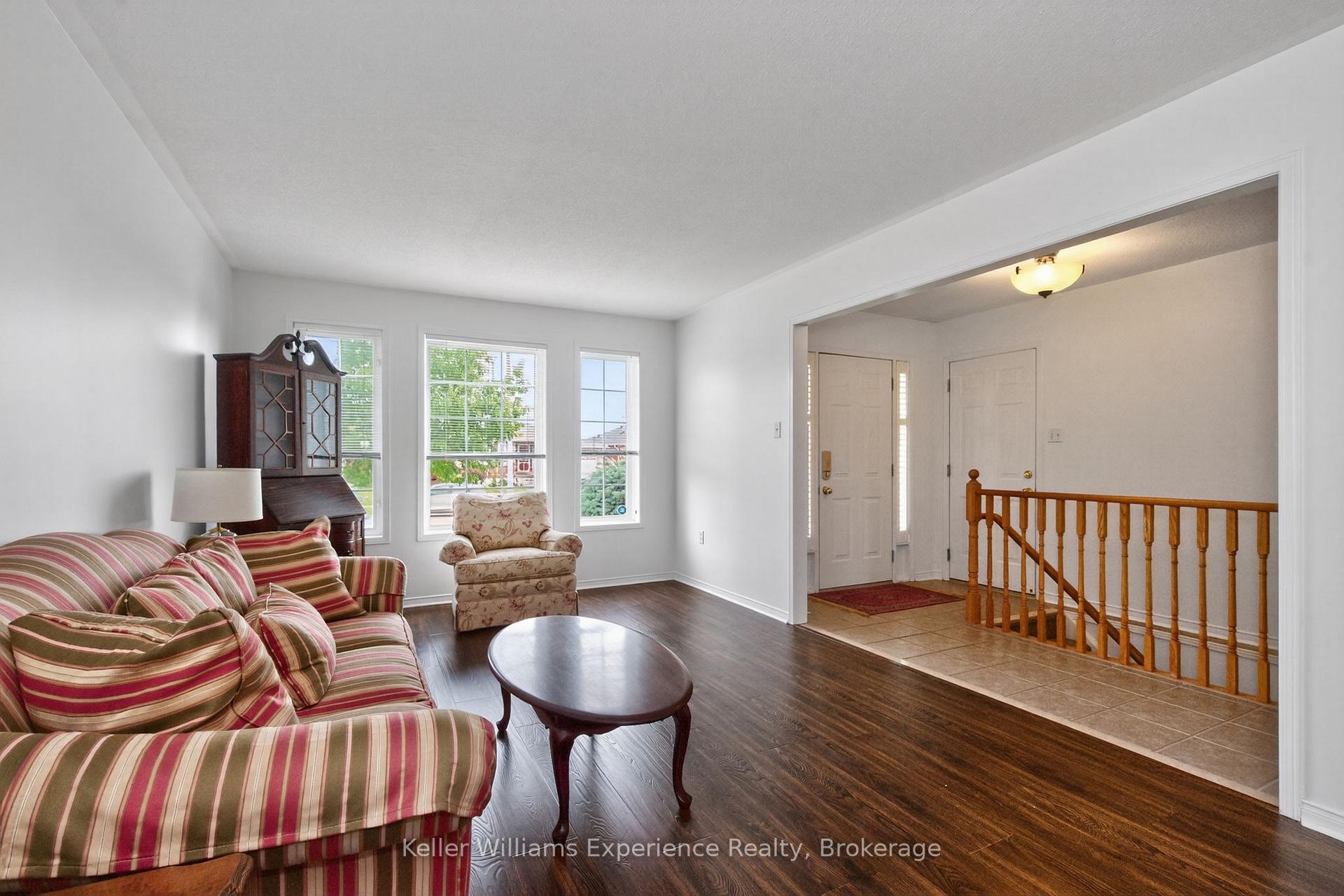 Photo 2 of 79 Sun King Crescent, Barrie, Innis-Shore — HOMEH