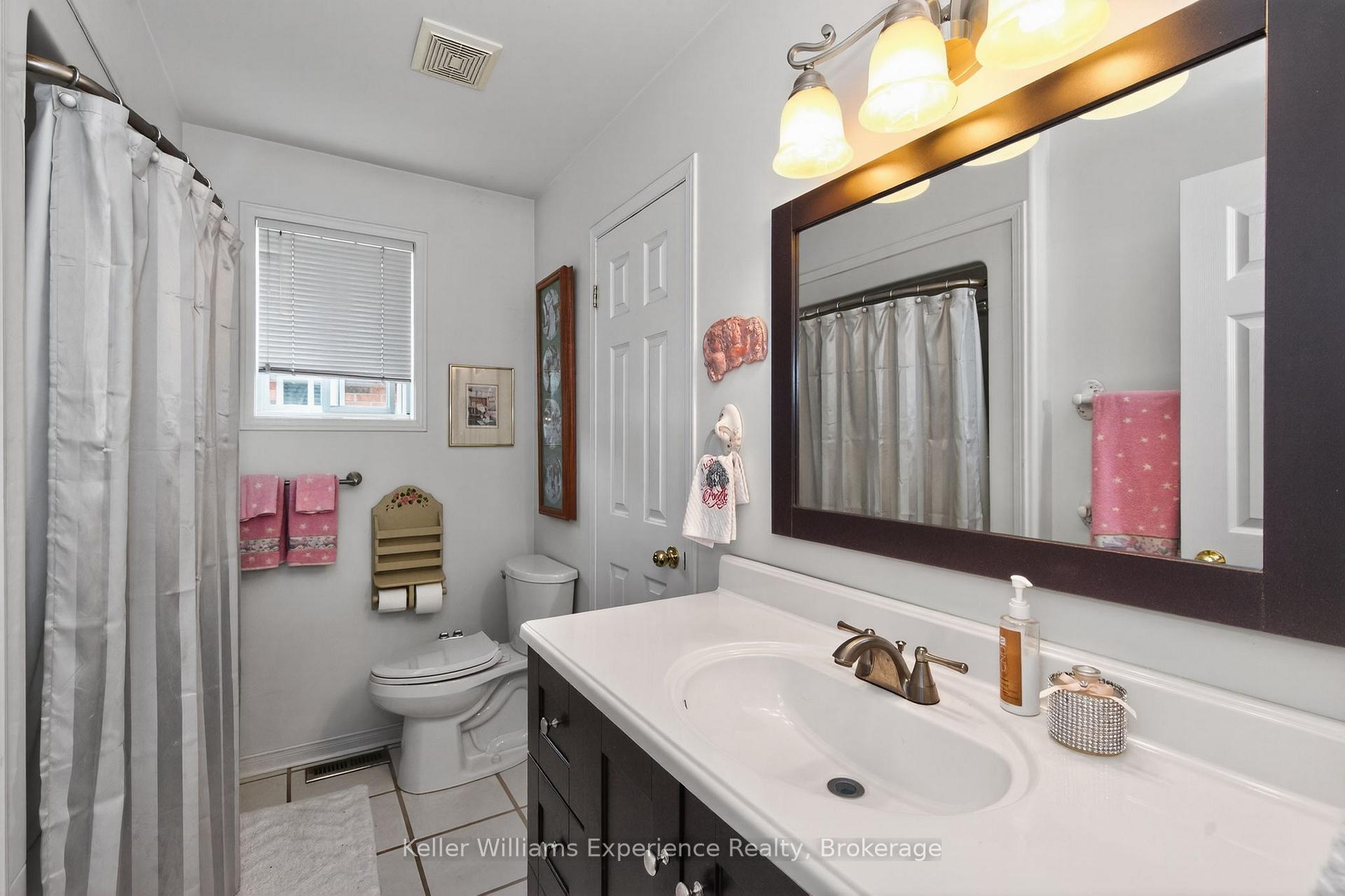 Photo 14 of 79 Sun King Crescent, Barrie, Innis-Shore — HOMEH