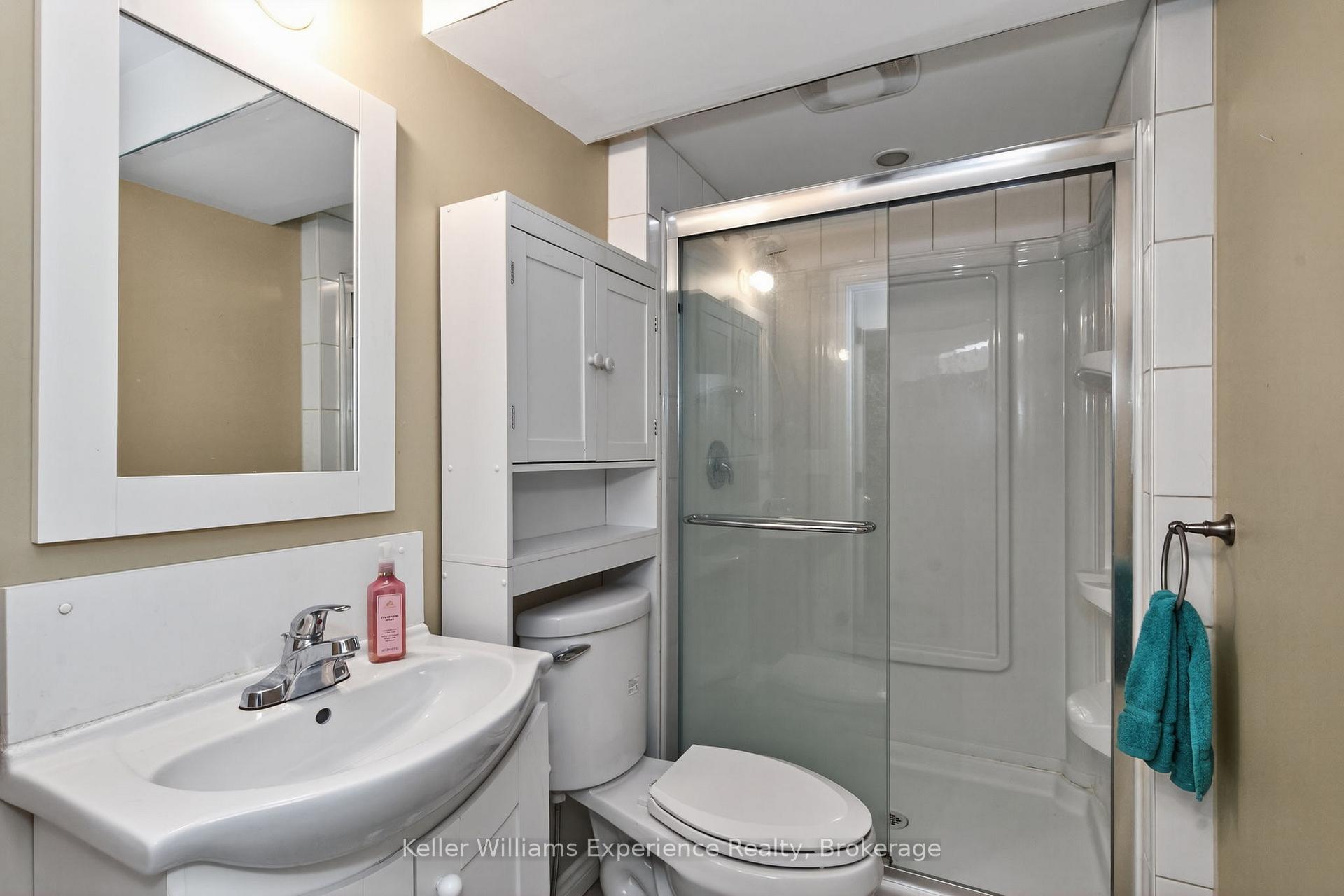 Photo 13 of 79 Sun King Crescent, Barrie, Innis-Shore — HOMEH