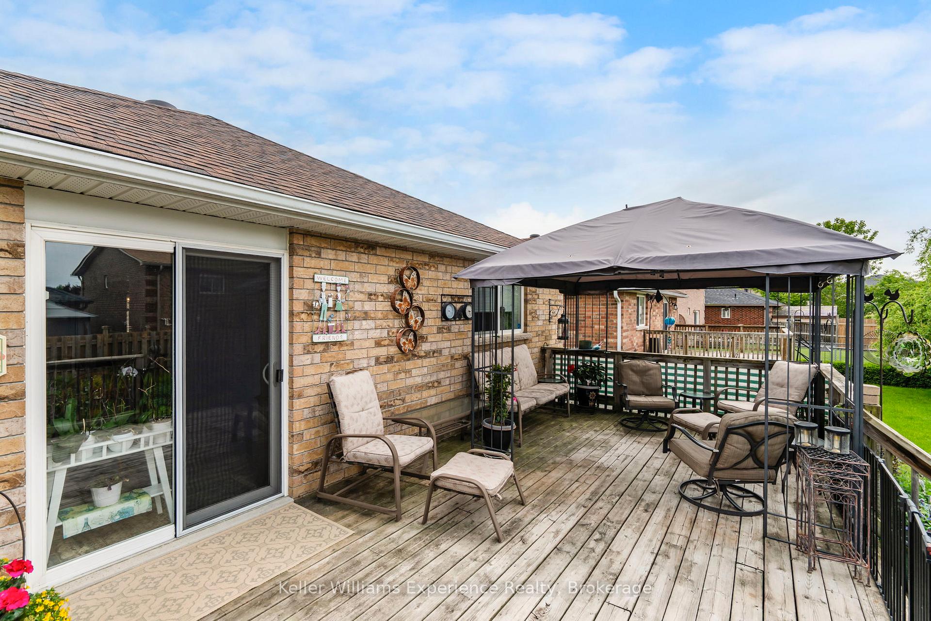 Photo 19 of 79 Sun King Crescent, Barrie, Innis-Shore — HOMEH