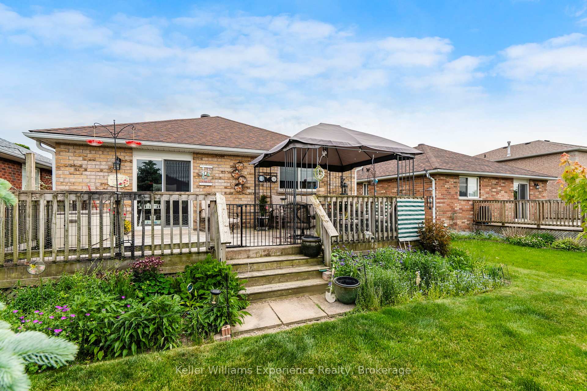 Photo 18 of 79 Sun King Crescent, Barrie, Innis-Shore — HOMEH
