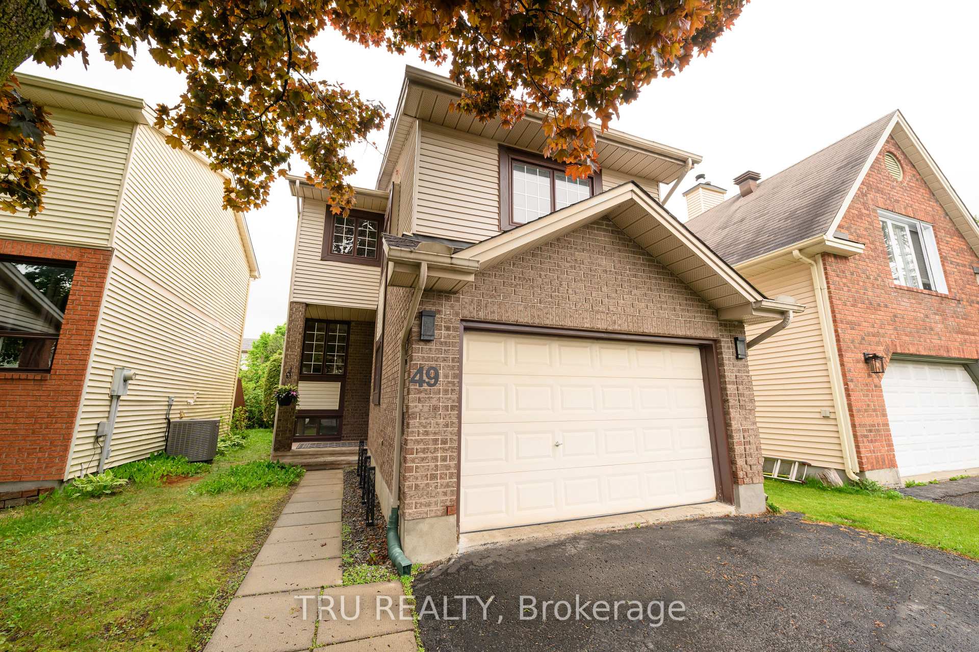 Photo 2 of 49 Florizel Avenue, Ottawa, Westcliffe Estates — HOMEH