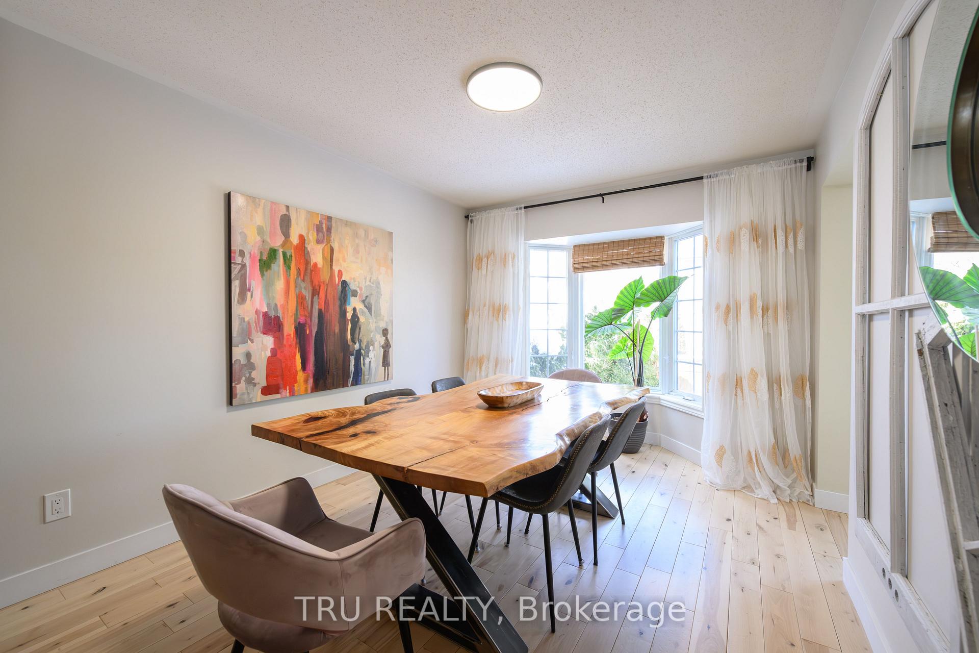 Photo 3 of 49 Florizel Avenue, Ottawa, Westcliffe Estates — HOMEH