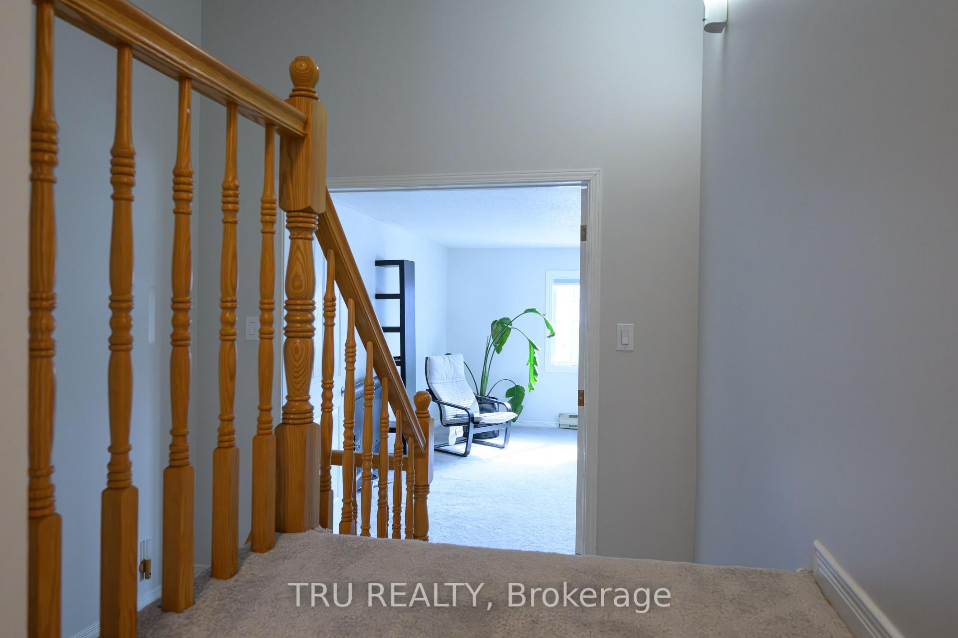 Photo 17 of 49 Florizel Avenue, Ottawa, Westcliffe Estates — HOMEH