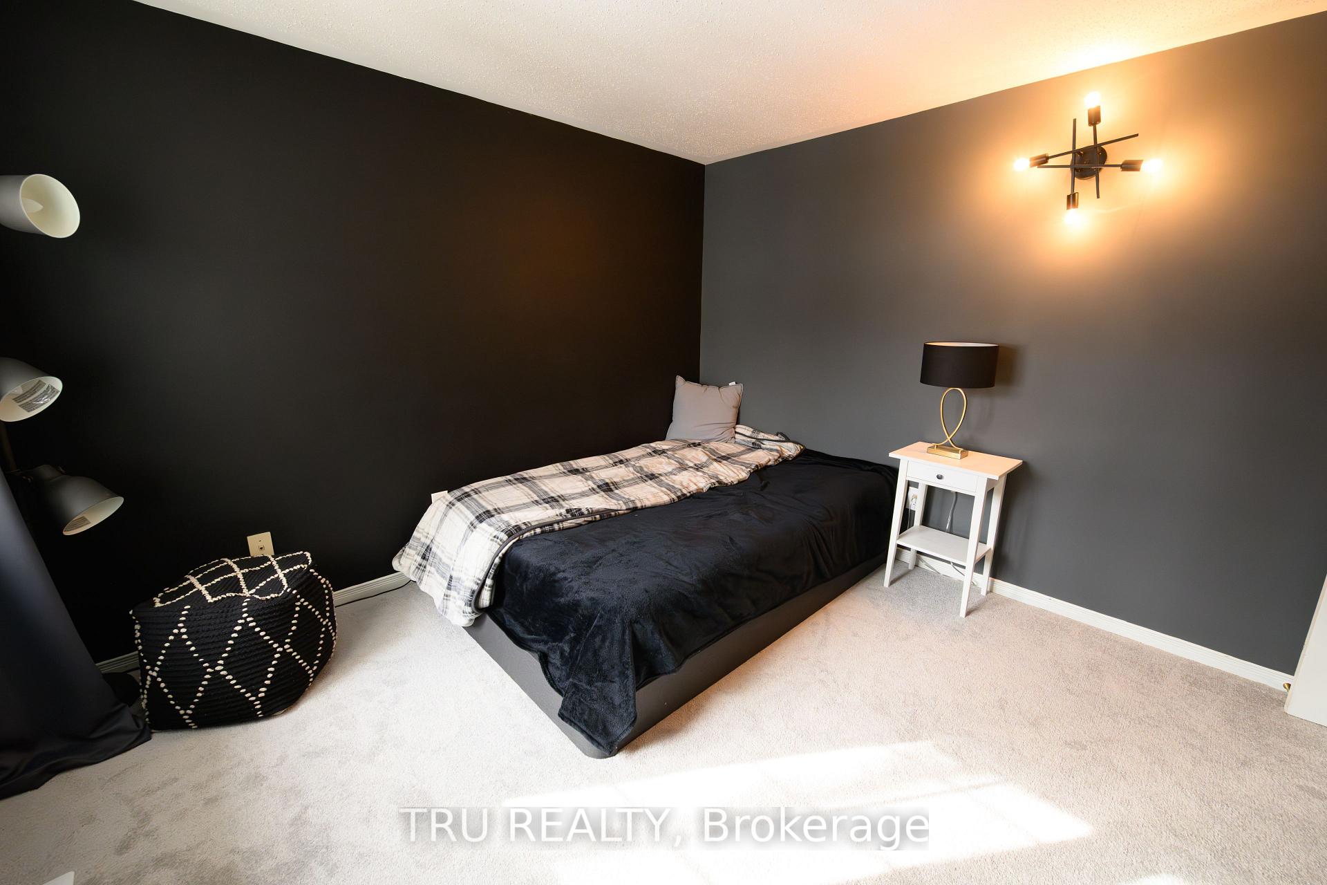 Photo 21 of 49 Florizel Avenue, Ottawa, Westcliffe Estates — HOMEH