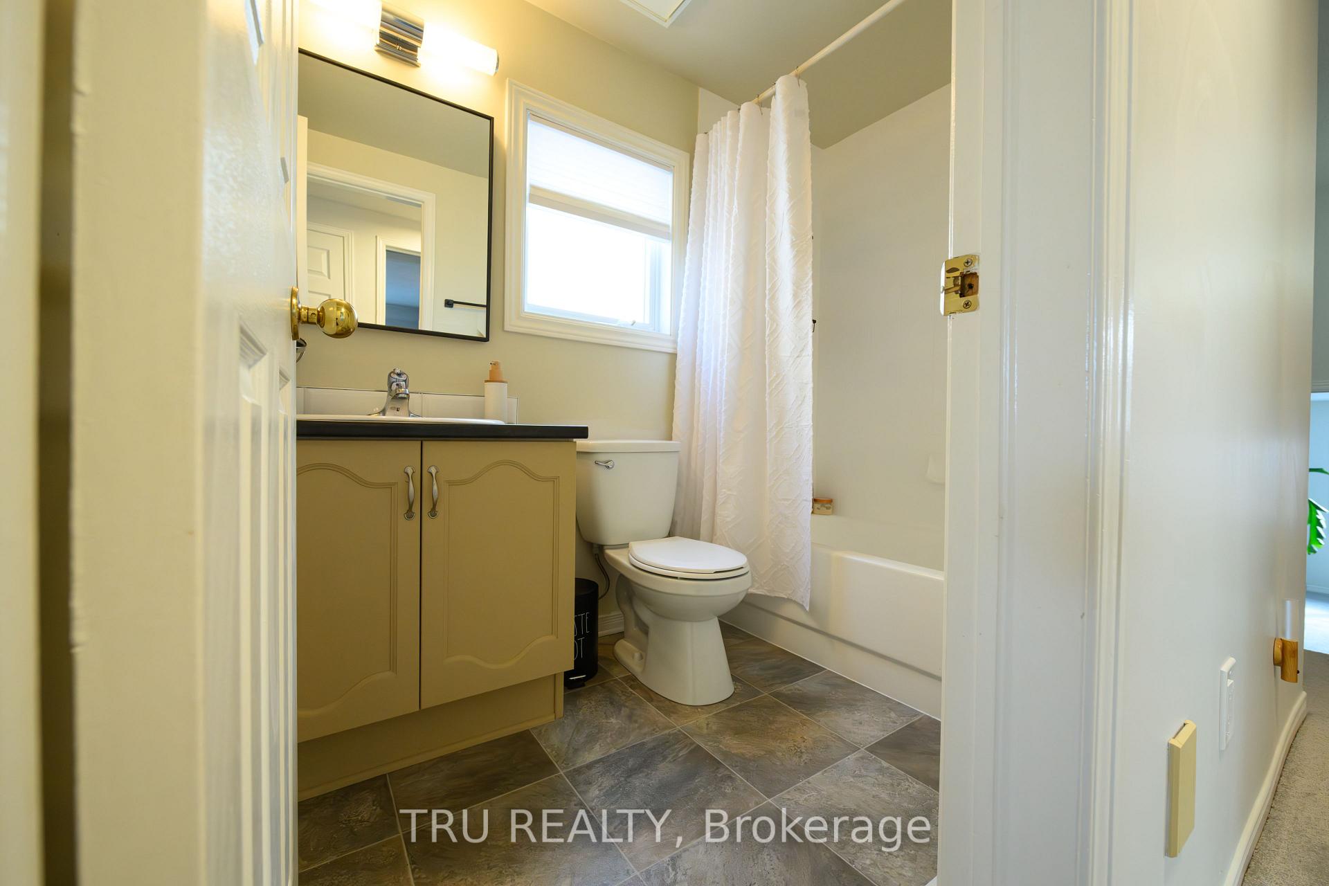 Photo 25 of 49 Florizel Avenue, Ottawa, Westcliffe Estates — HOMEH