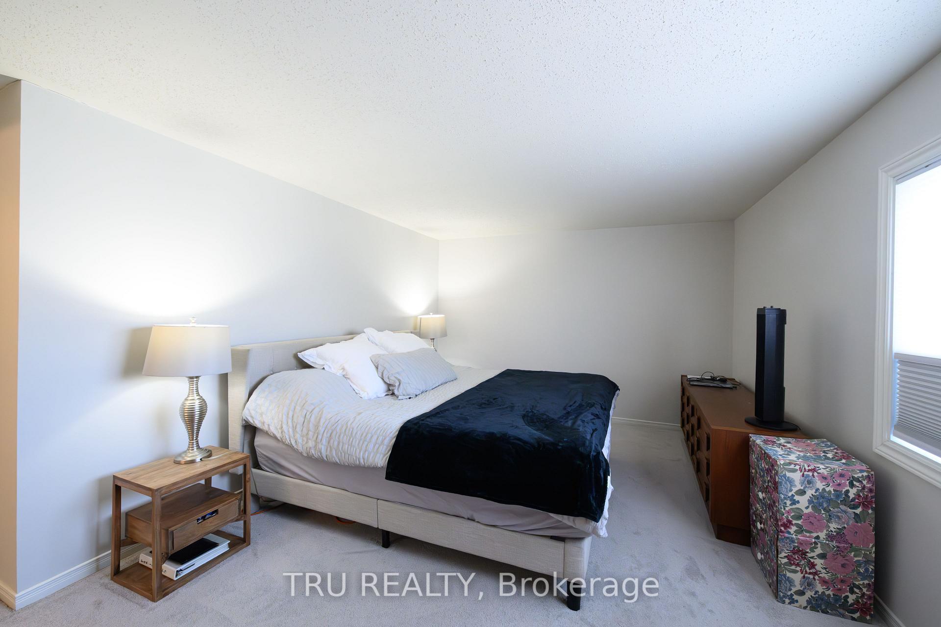 Photo 24 of 49 Florizel Avenue, Ottawa, Westcliffe Estates — HOMEH