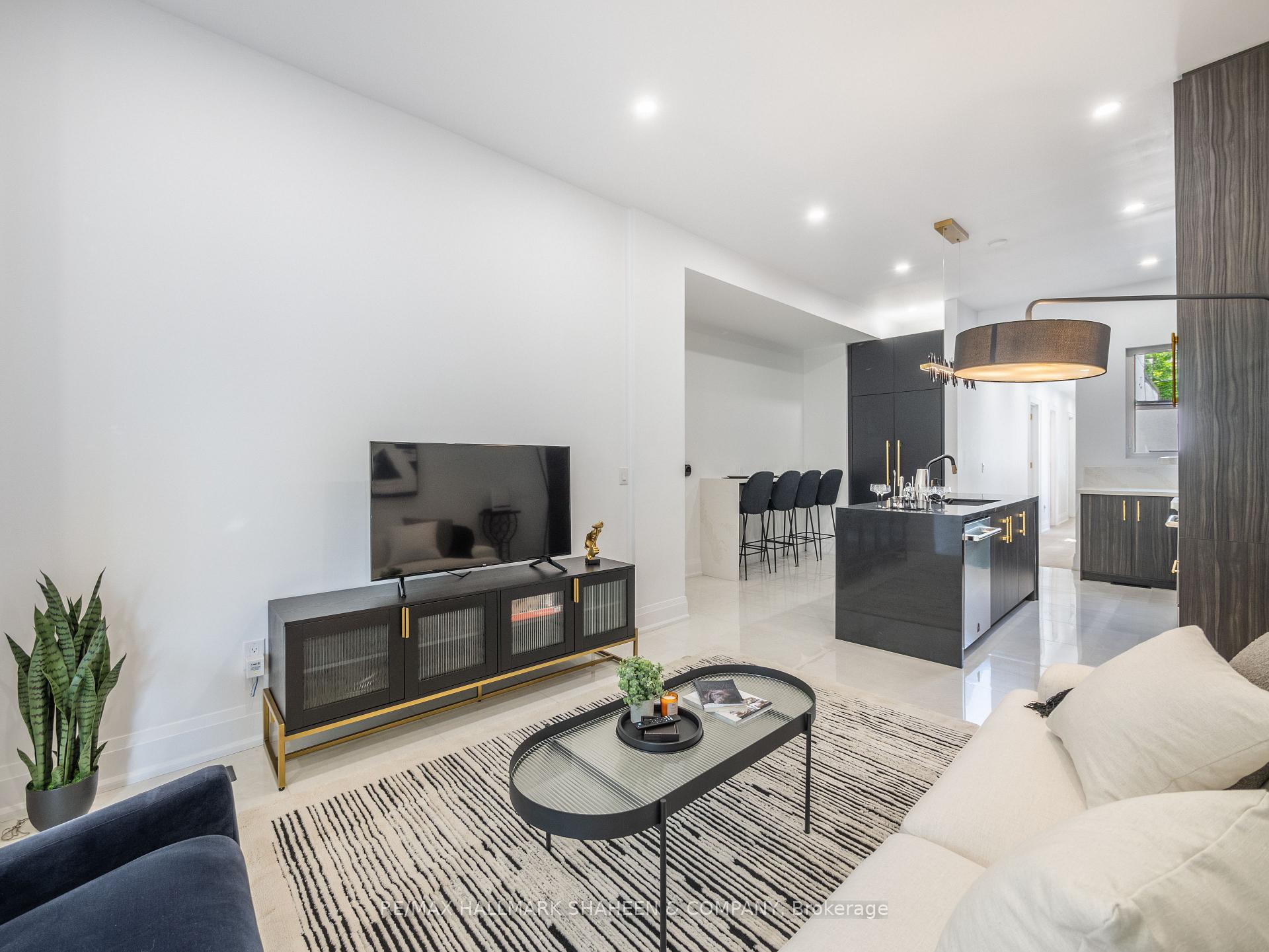 Photo 7 of Unit B, 357 Euclid Avenue, Toronto, Trinity-Bellwoods — HOMEH