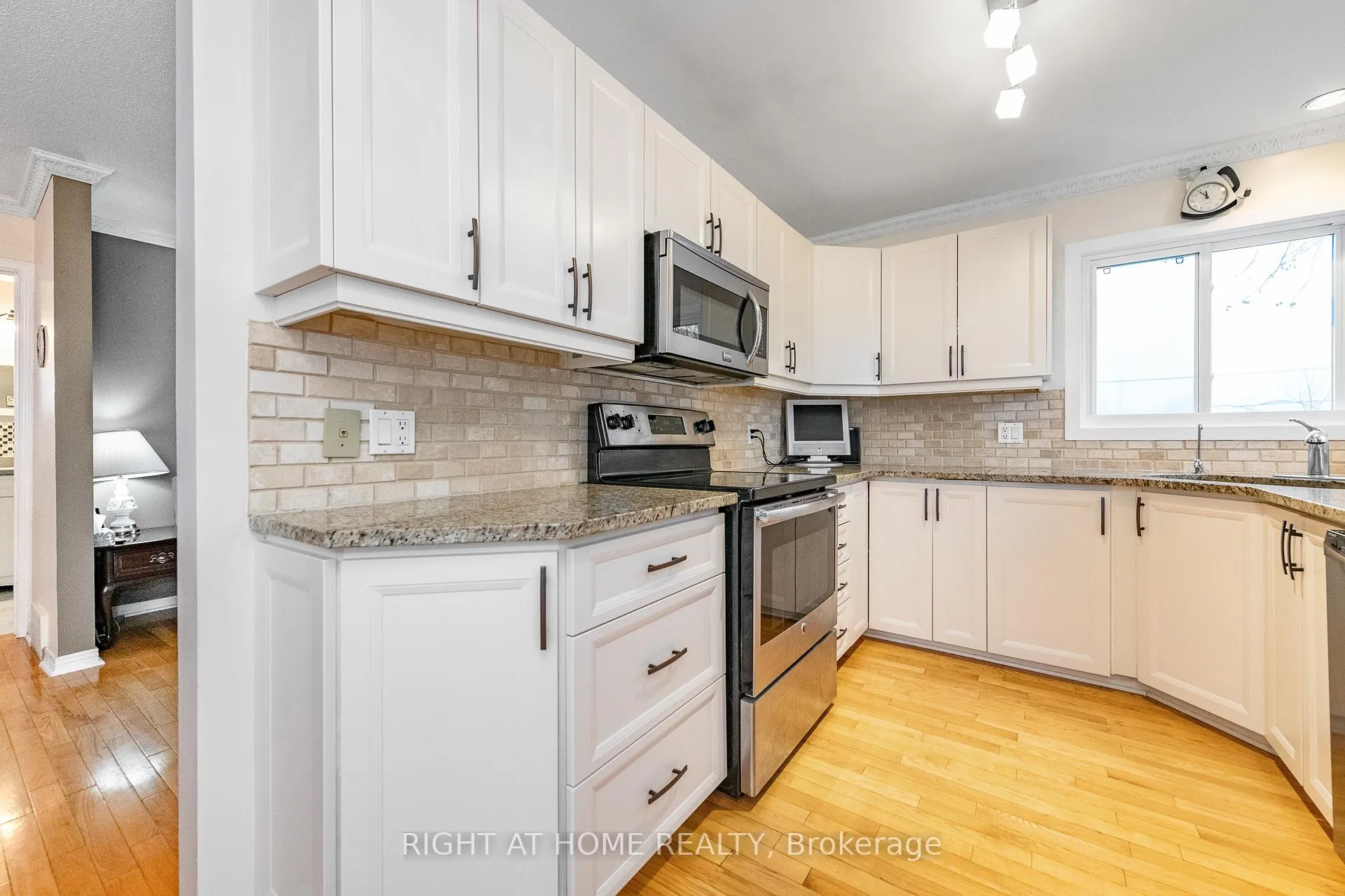 Photo 8 of 3442 9th Line, Beckwith, Beckwith Twp — HOMEH