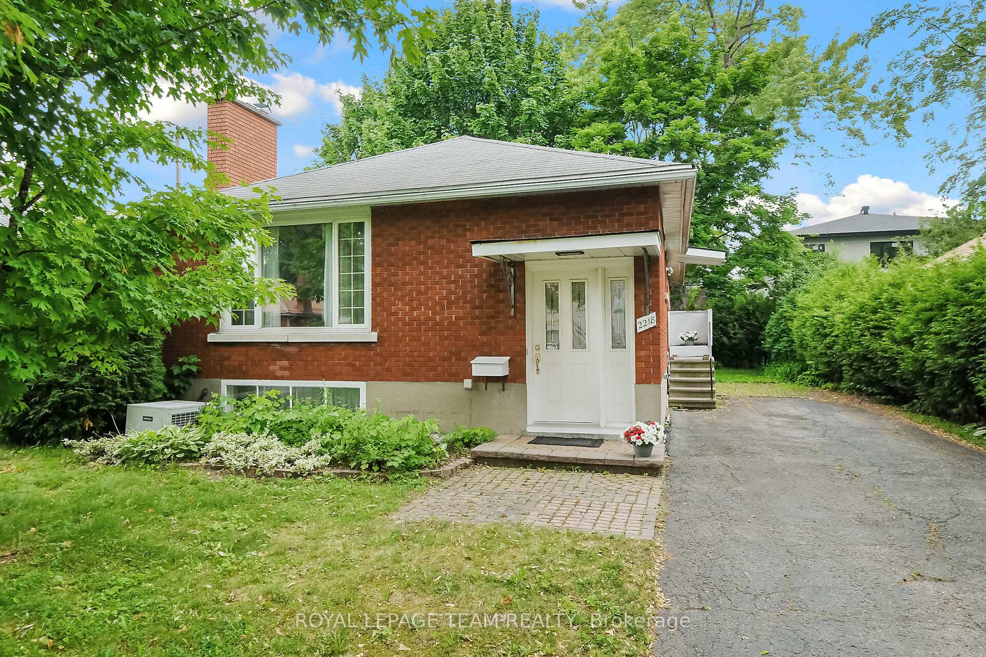 Photo 4 of 2218 Prospect Avenue, Ottawa, Alta Vista — HOMEH